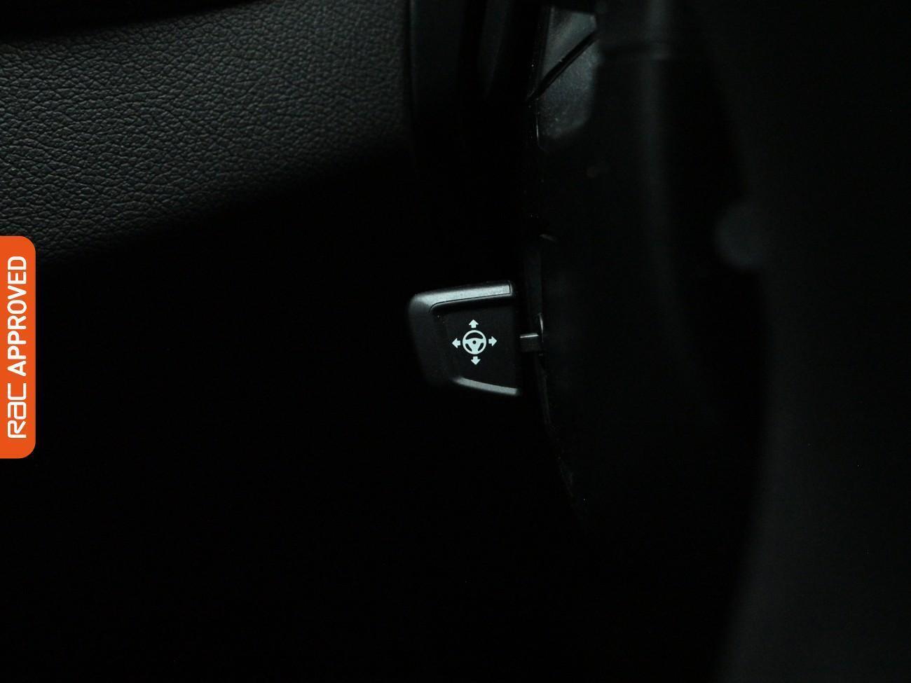 BMW 5 Series view 23