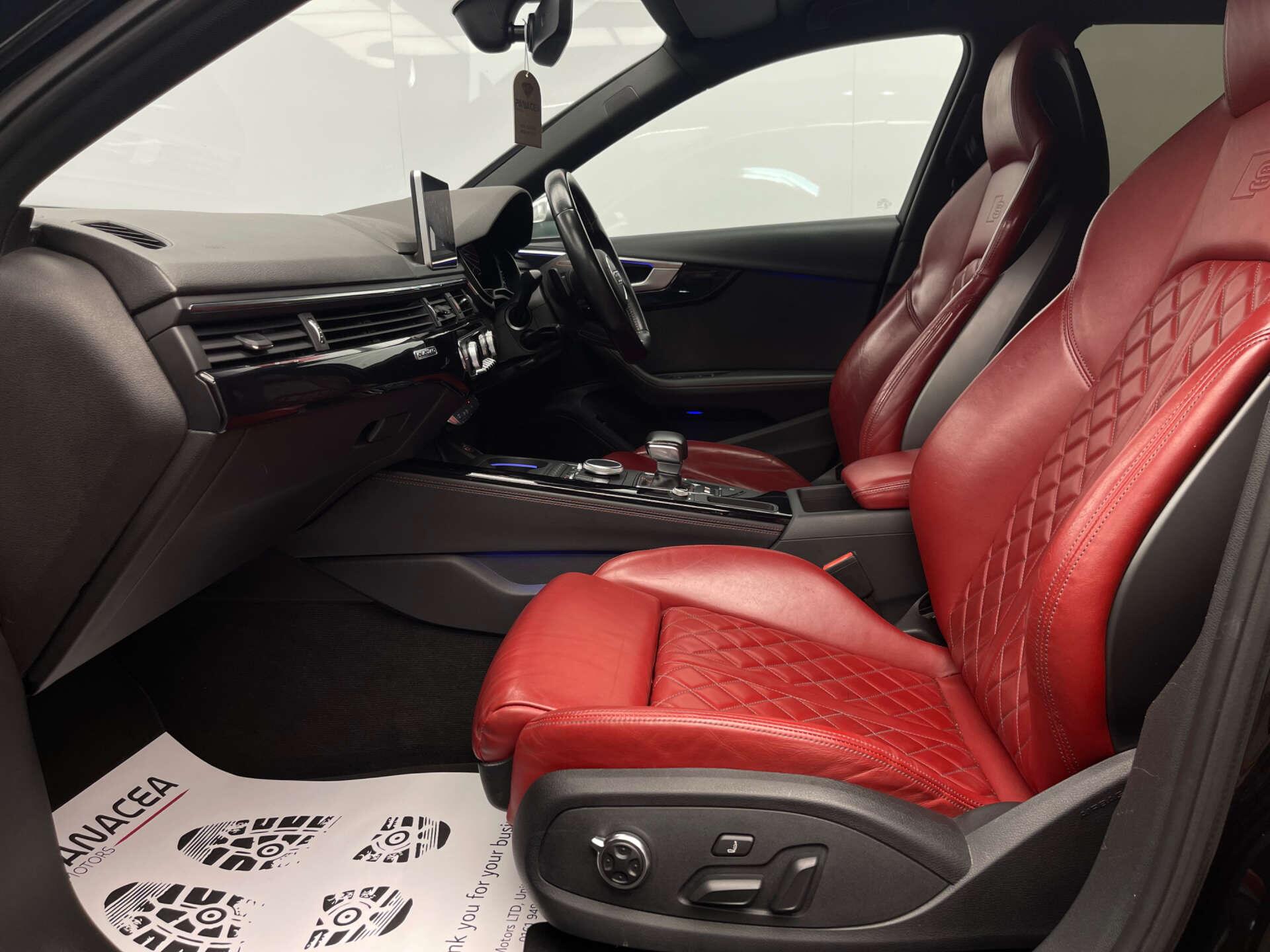 Audi S4 view 39