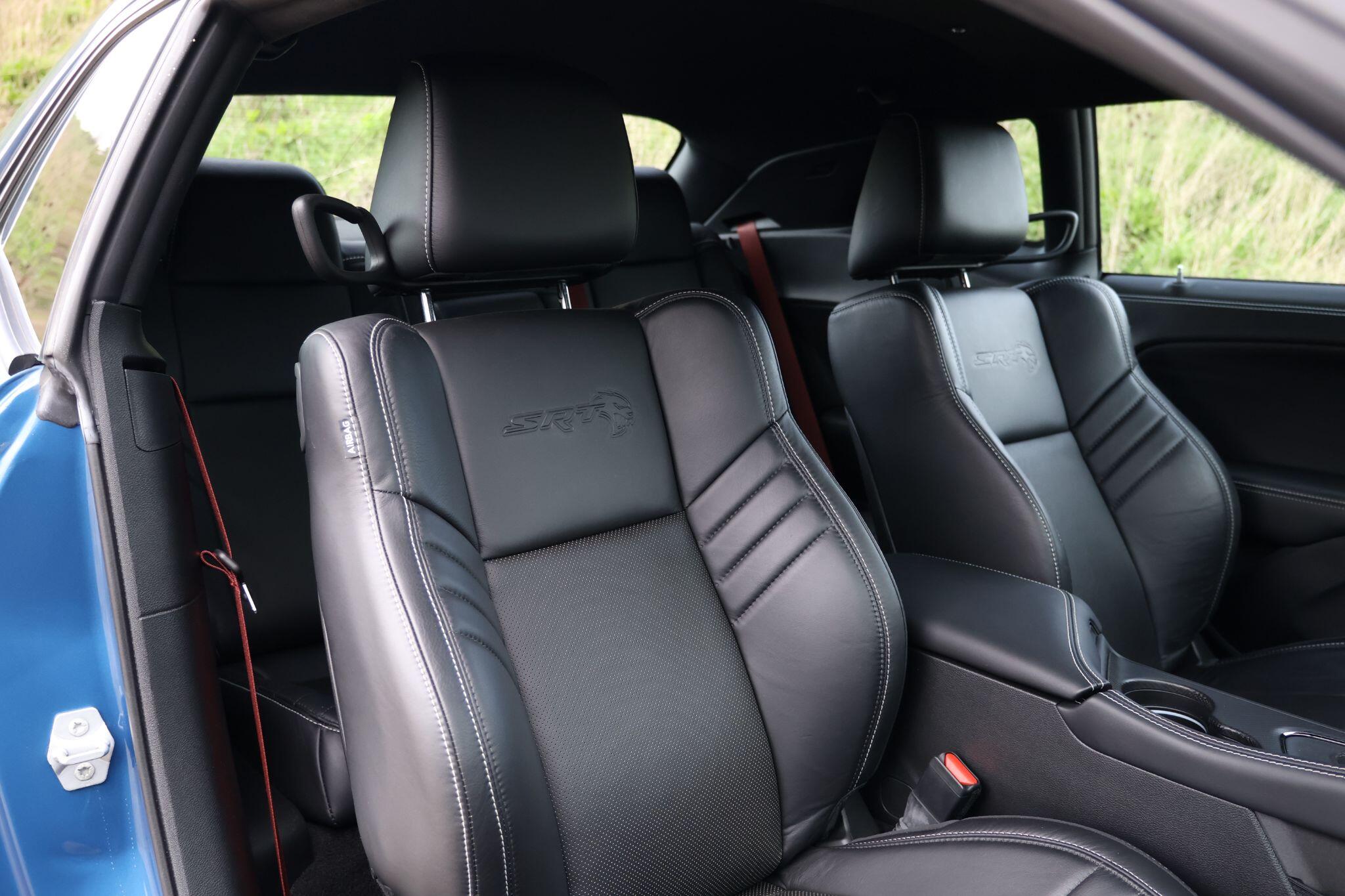 Dodge Challenger view 31