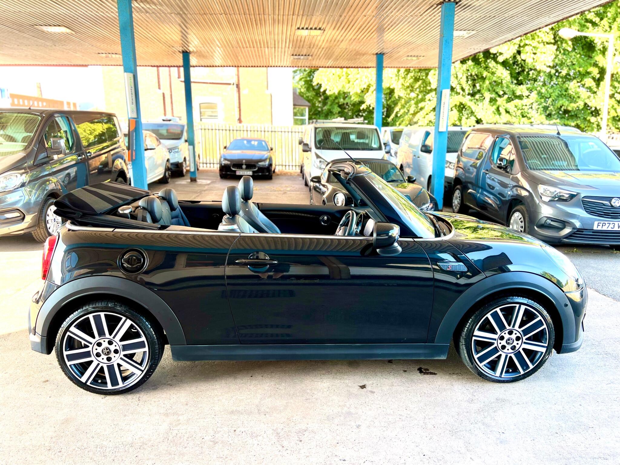 MINI Convertible view 13