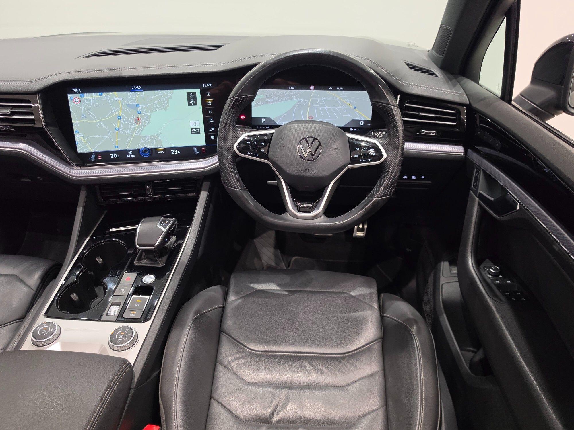 Volkswagen Touareg view 27