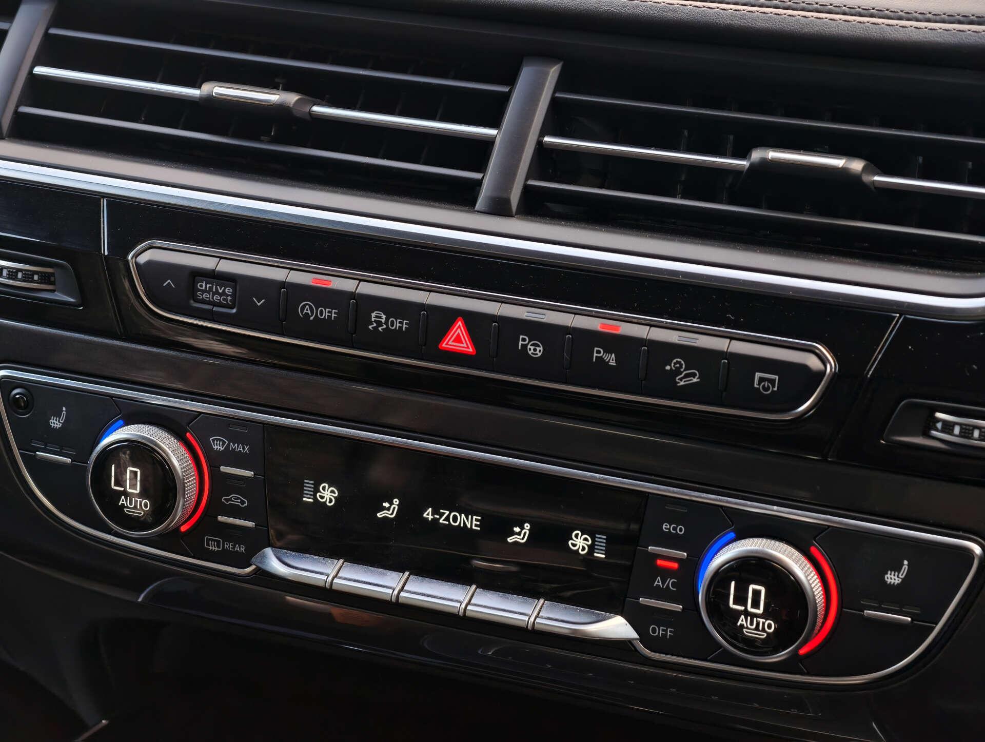 Audi Q7 view 44