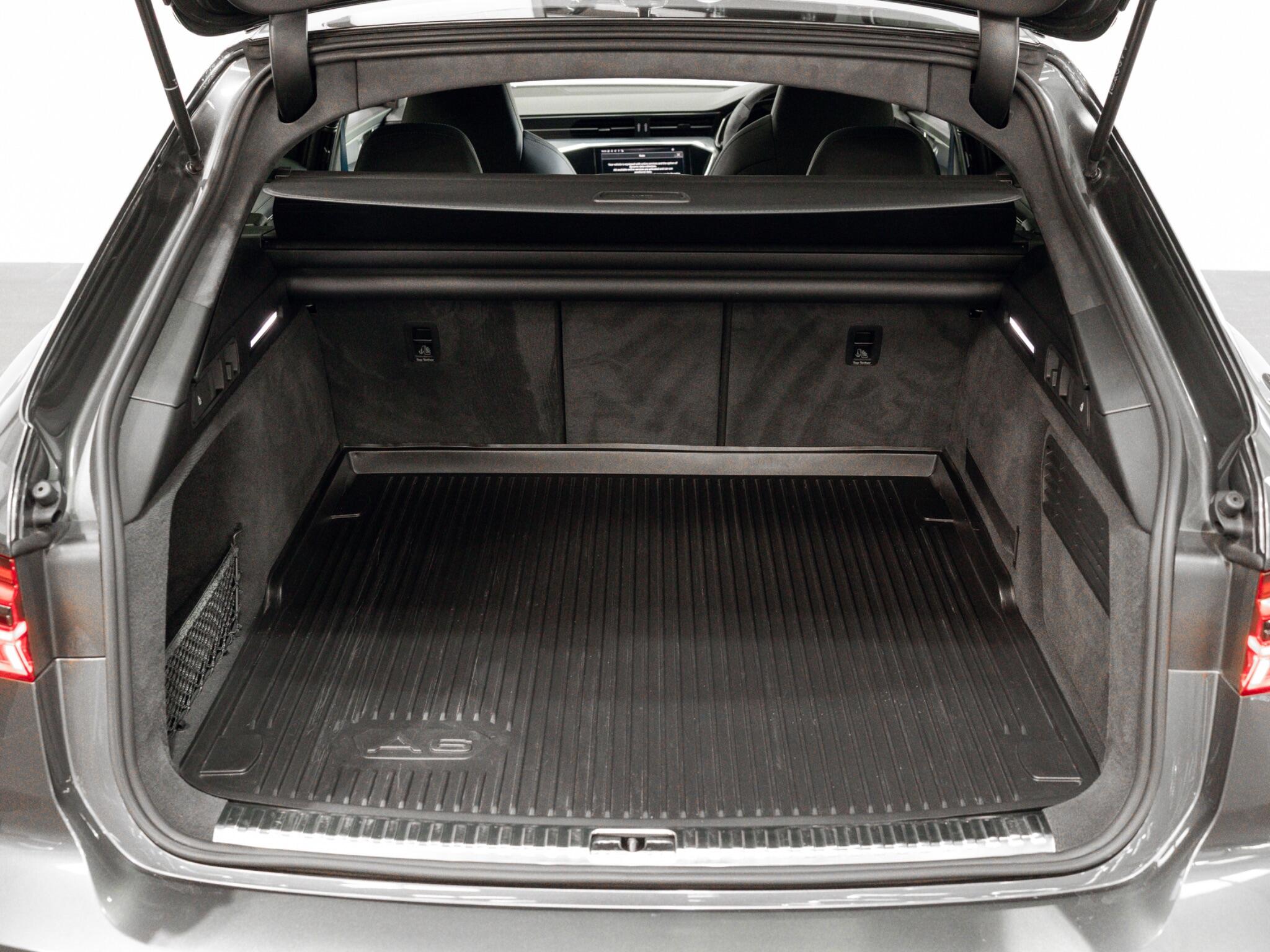 Audi RS6 Avant view 46