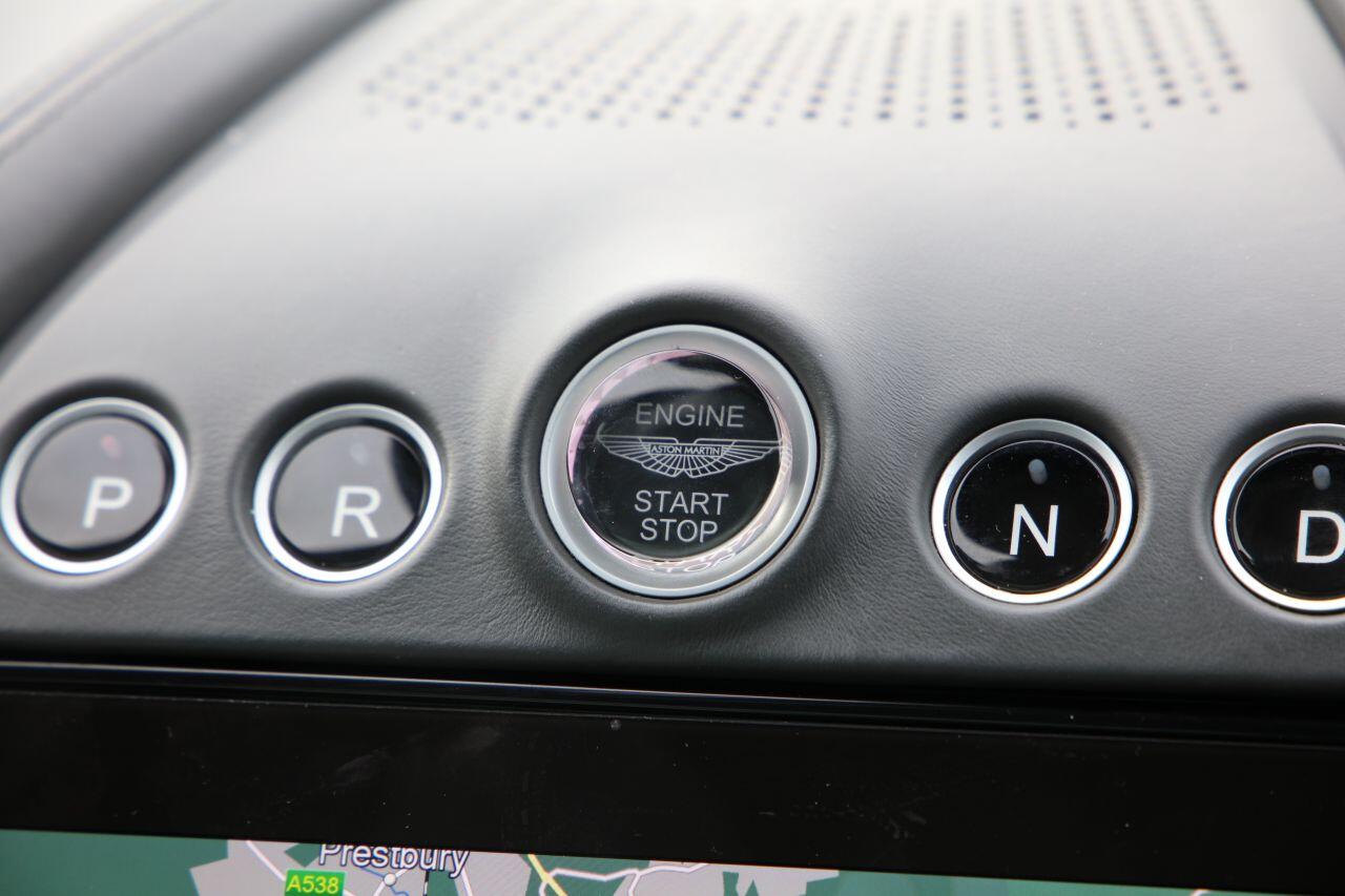 Aston Martin DBX view 38
