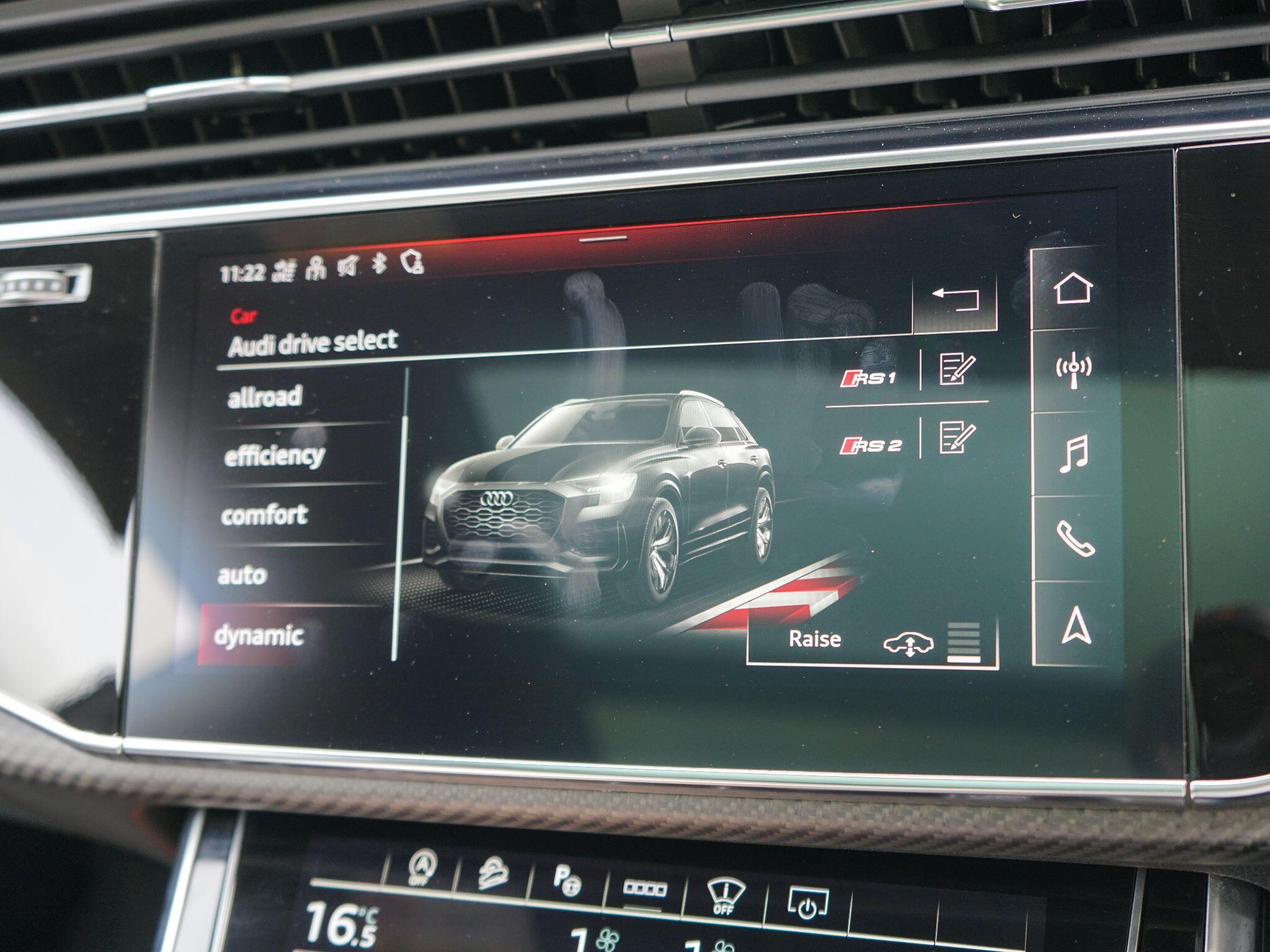 Audi RSQ8 view 34
