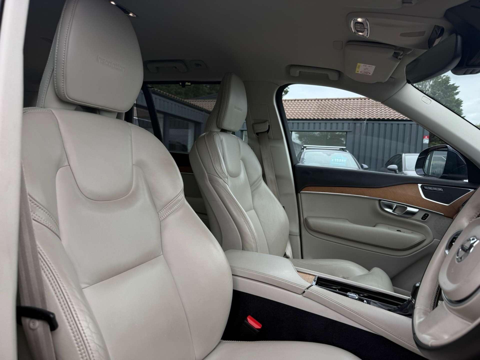 Volvo XC90 view 23