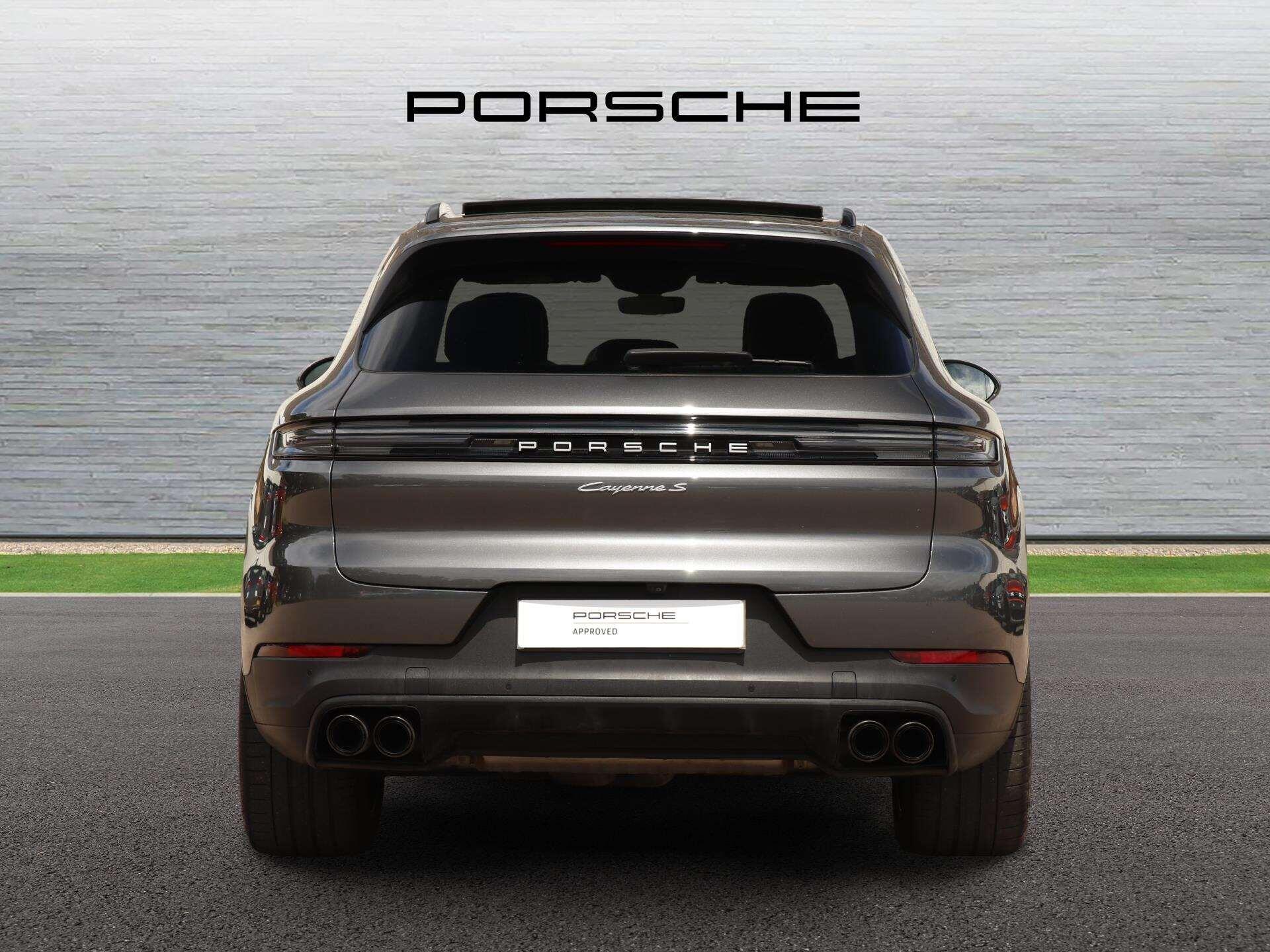 Porsche Cayenne view 4