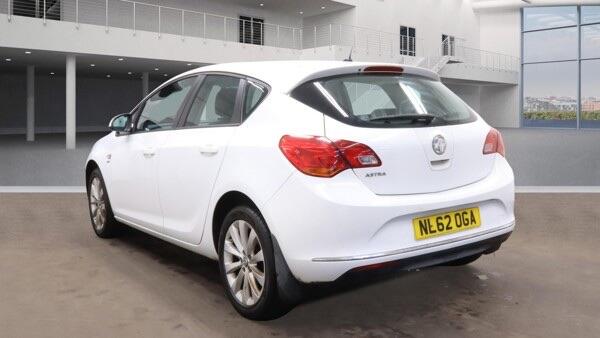Vauxhall Astra view 3