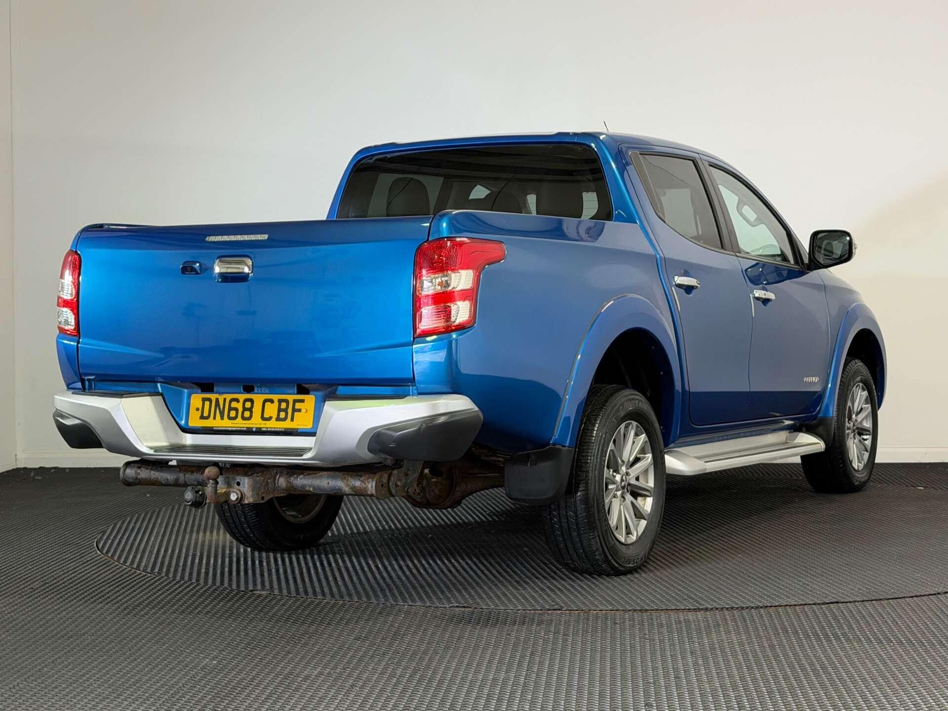 Mitsubishi L200 view 7