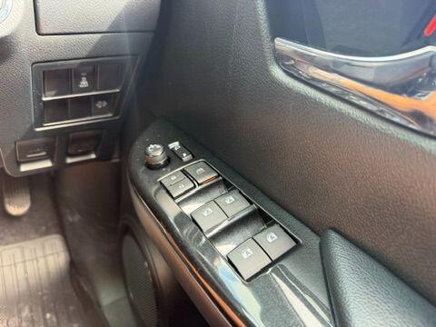 Toyota Hilux view 22