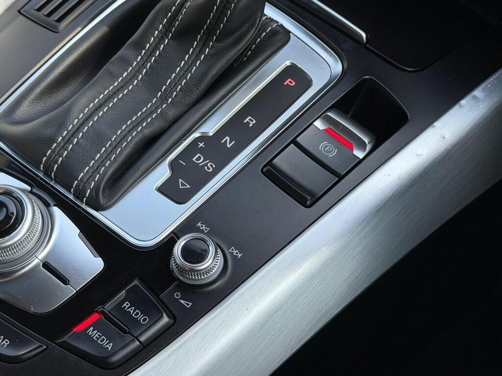 Audi SQ5 view 37
