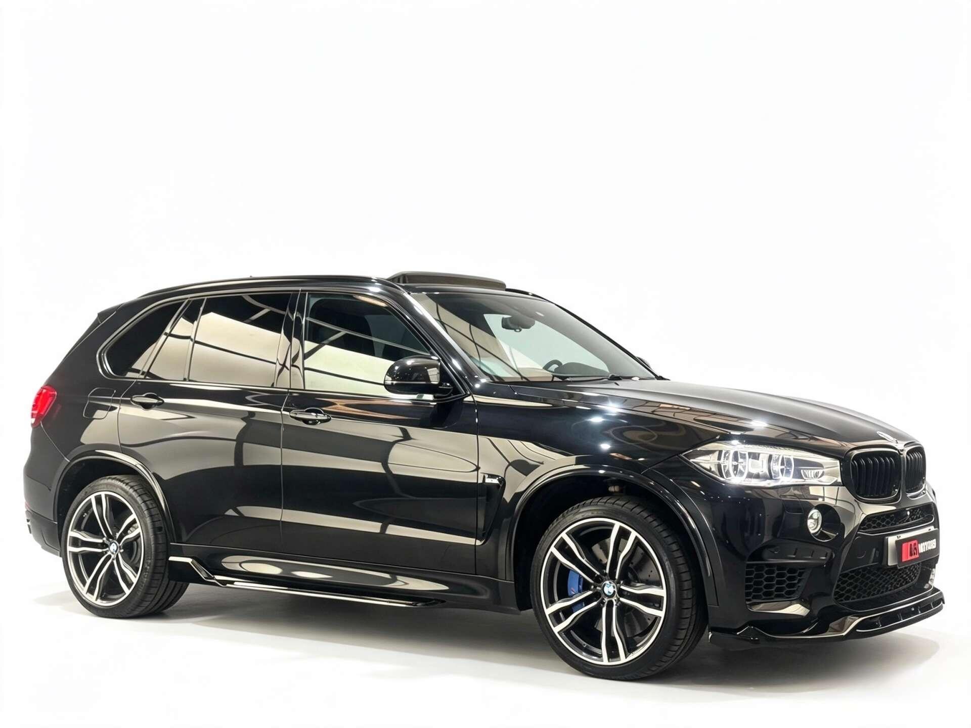 BMW X5 M view 5