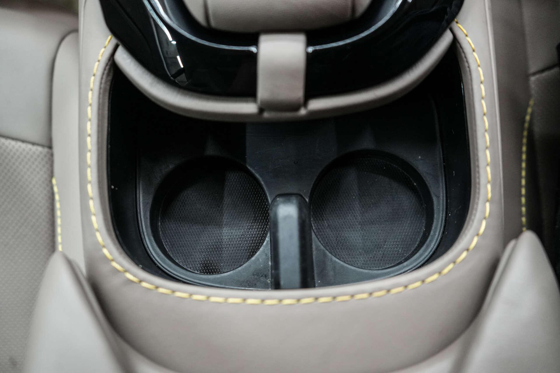 Aston Martin Vantage view 25