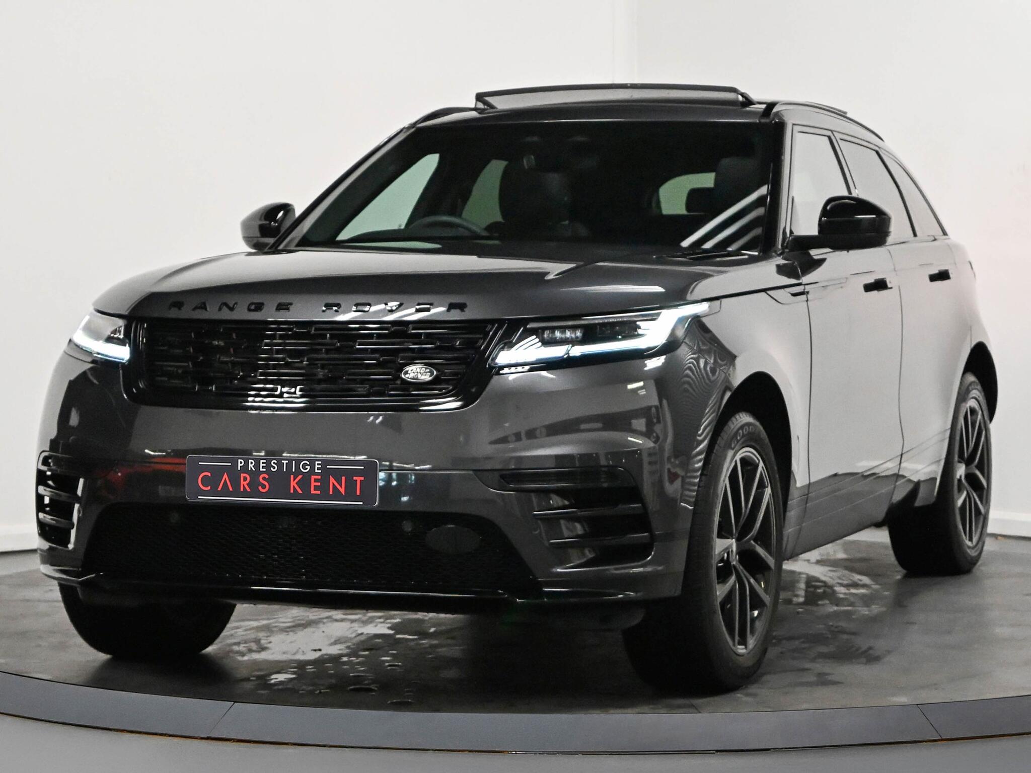 Land Rover Range Rover Velar view 6