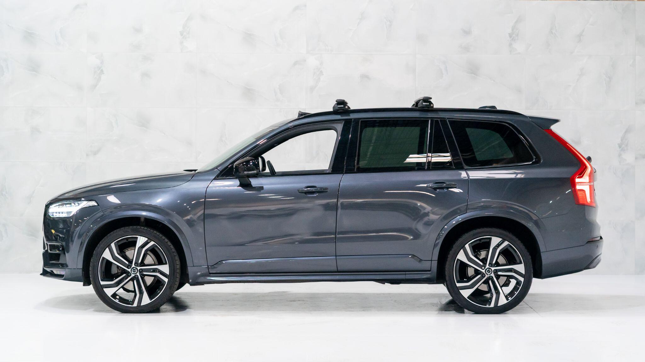 Volvo XC90 view 4