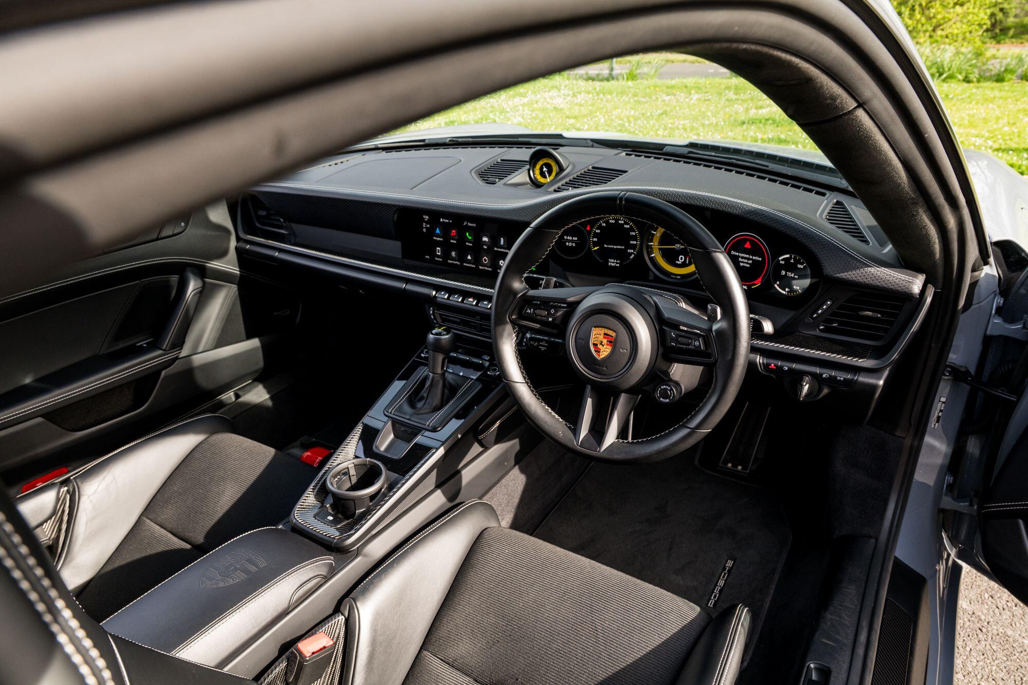 Porsche 911 view 64