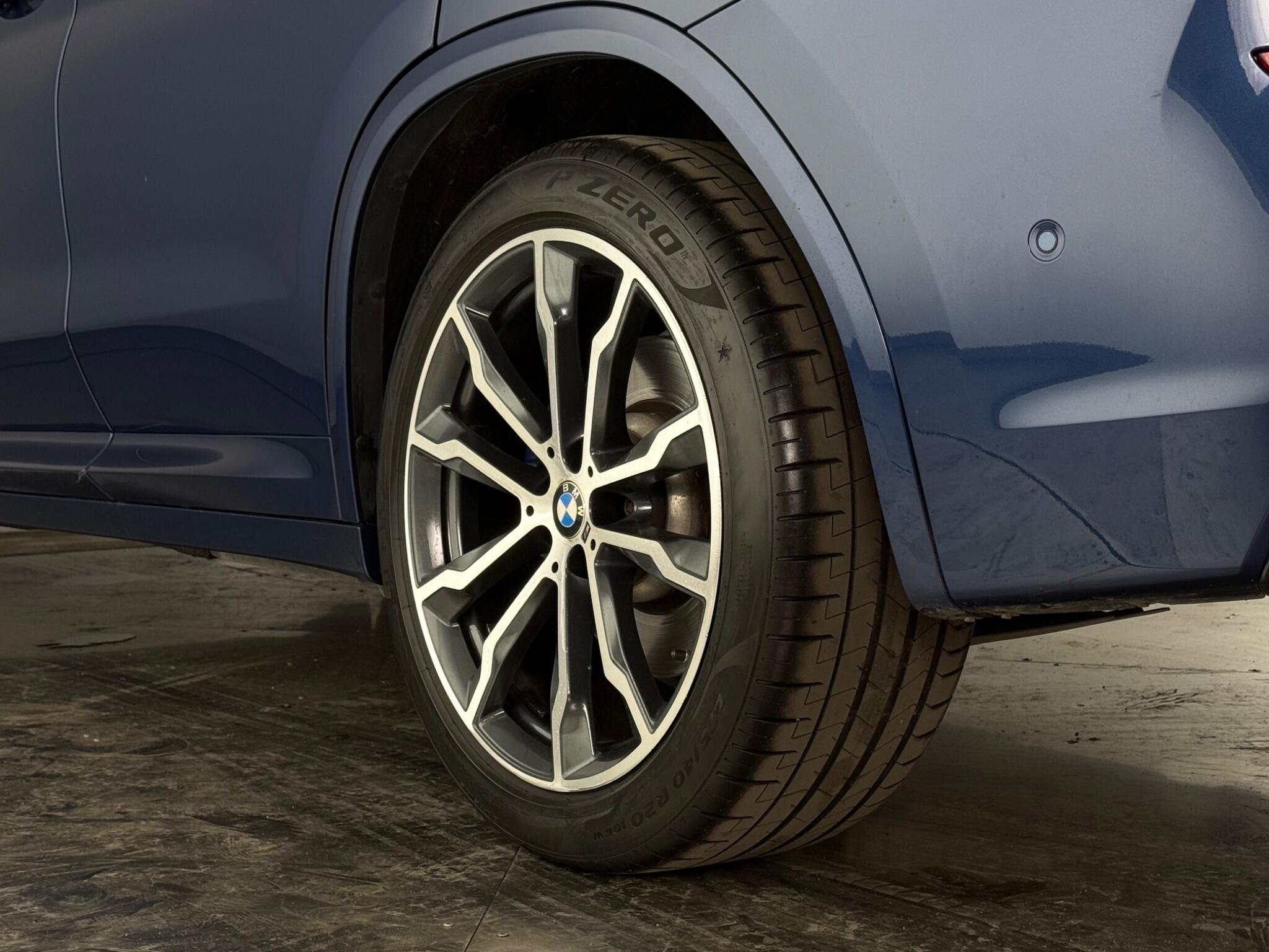 BMW X3 view 9