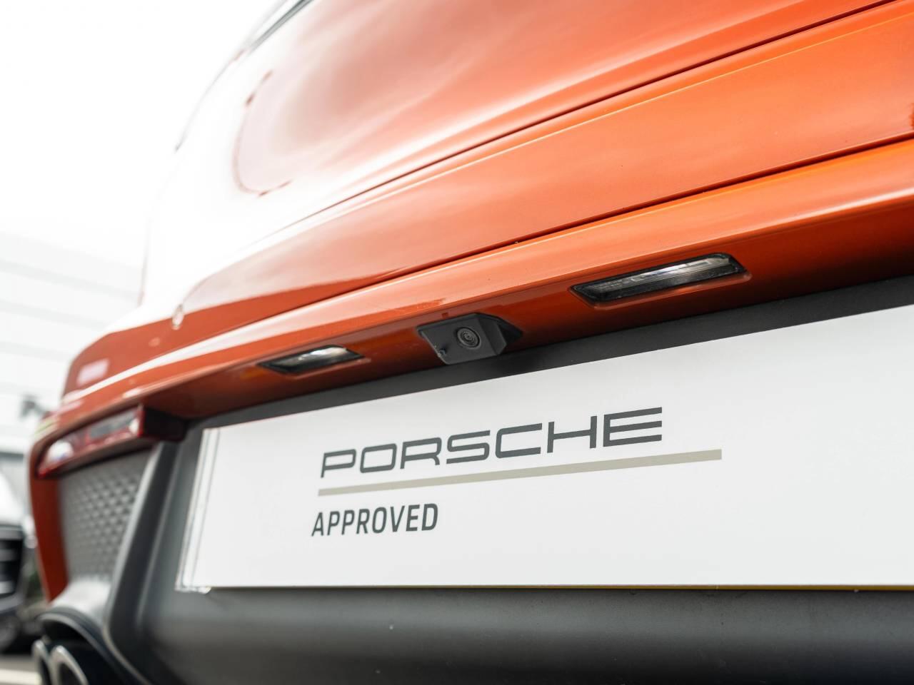 Porsche Macan view 12