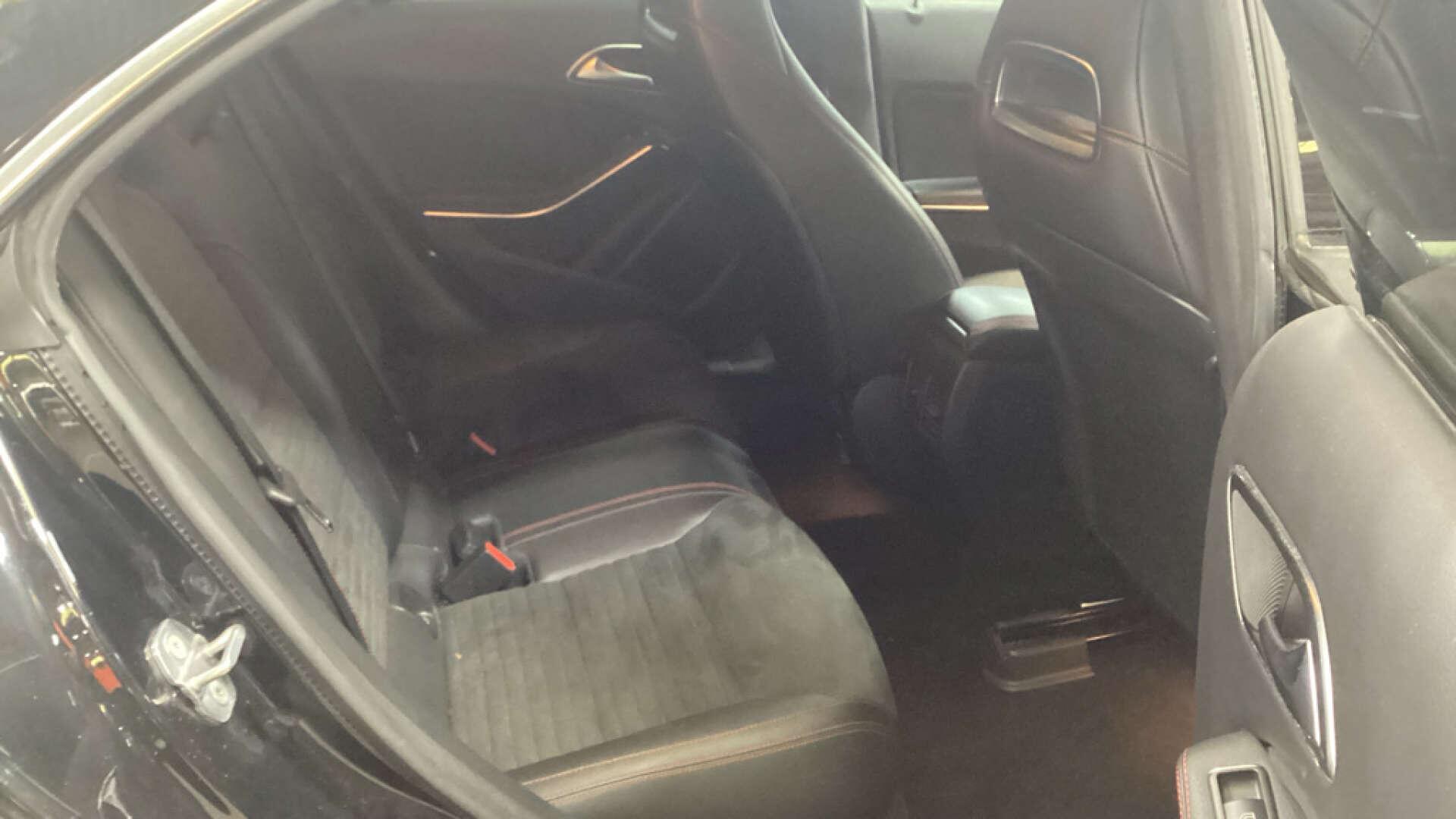 Mercedes-Benz Cla view 9