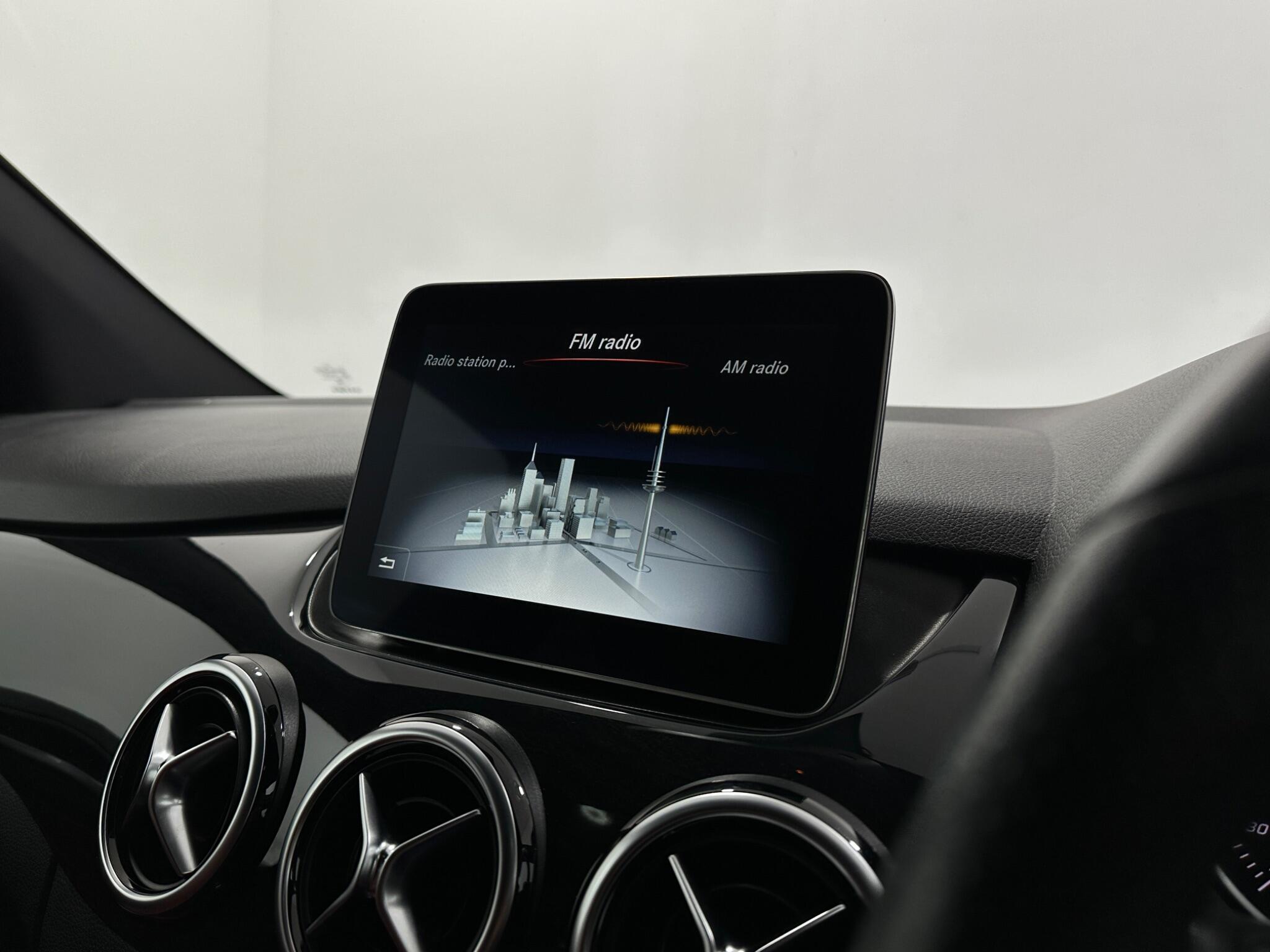 Mercedes-Benz B Class view 28