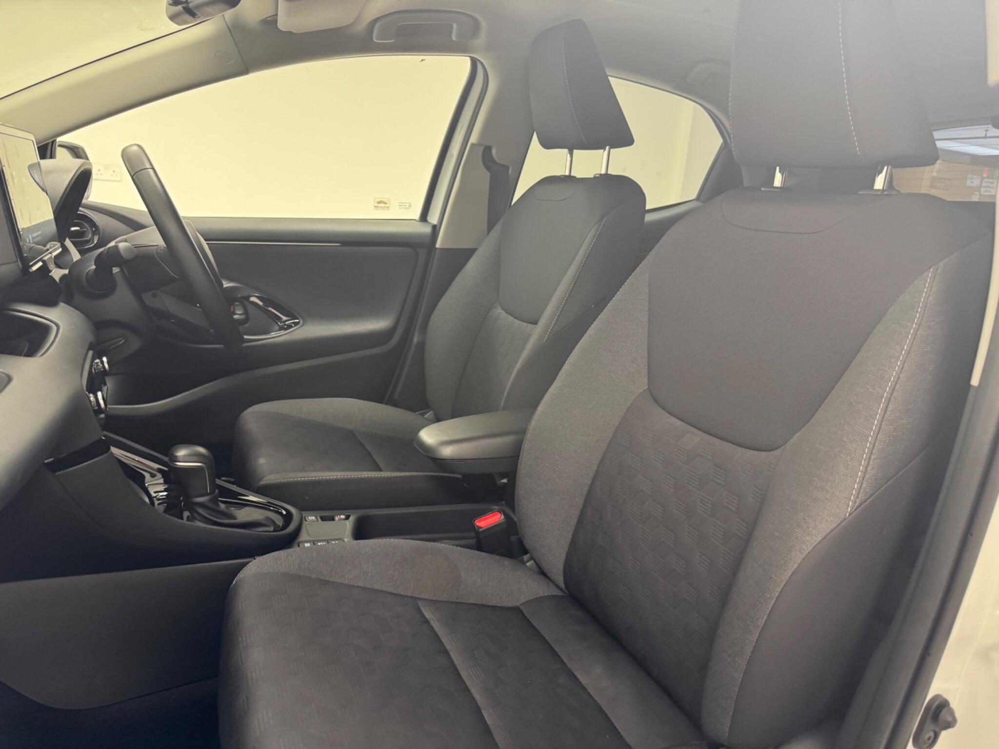 Toyota Yaris view 22