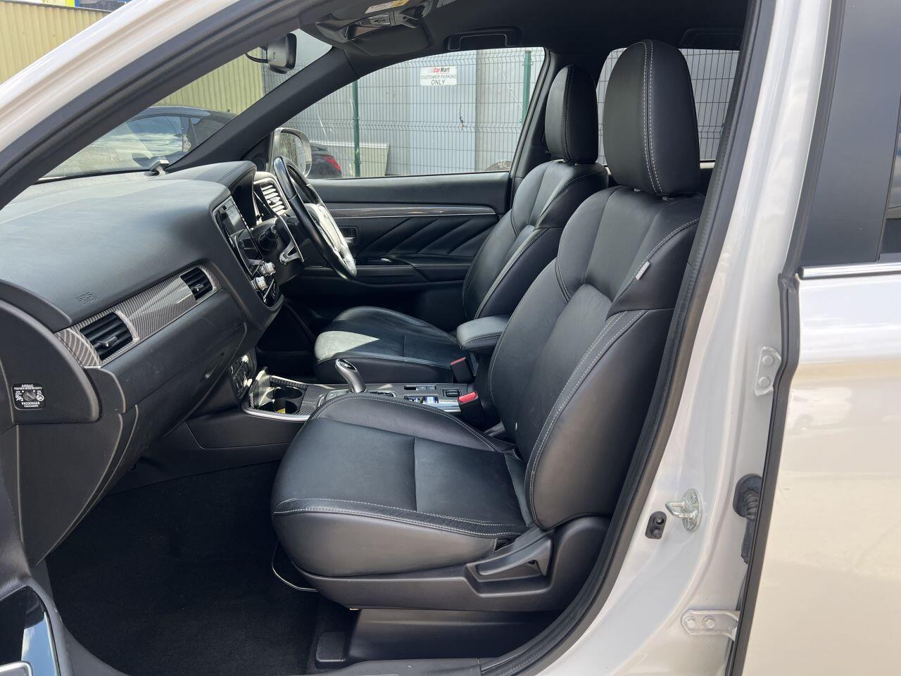 Mitsubishi Outlander view 23