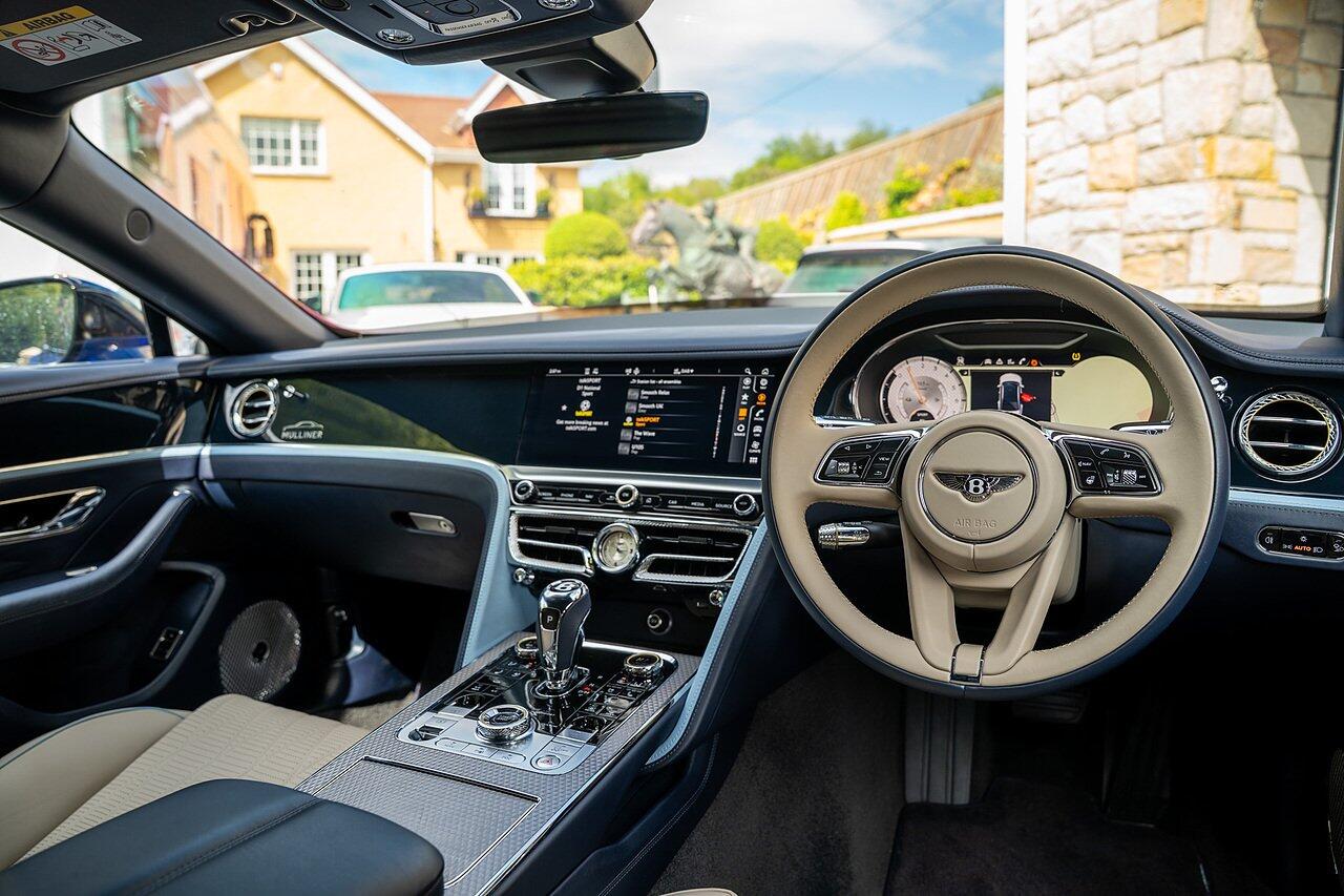 Bentley Flying Spur view 40