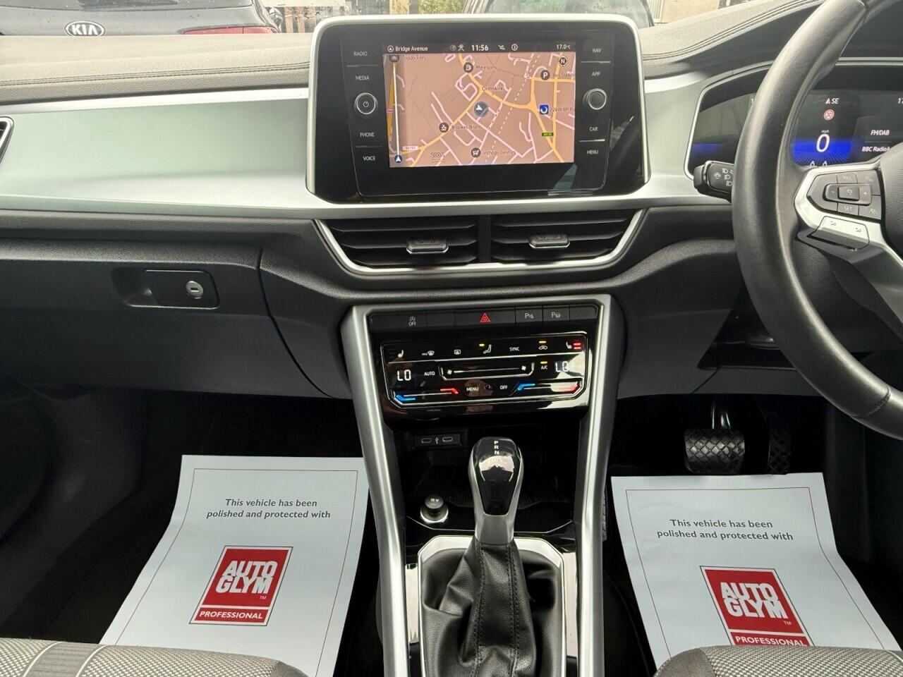 Volkswagen T-Roc view 18