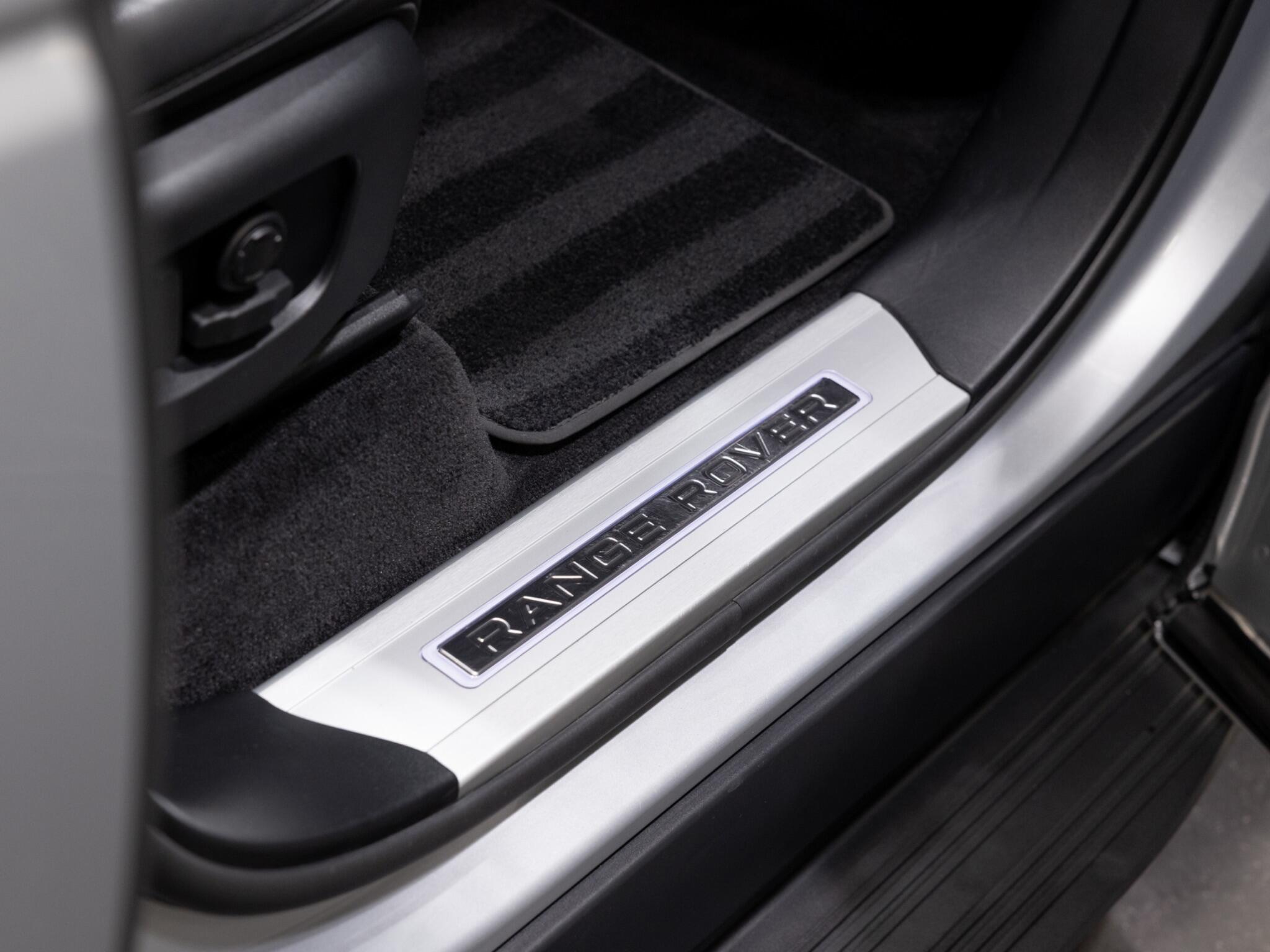 Land Rover Range Rover Sport view 30