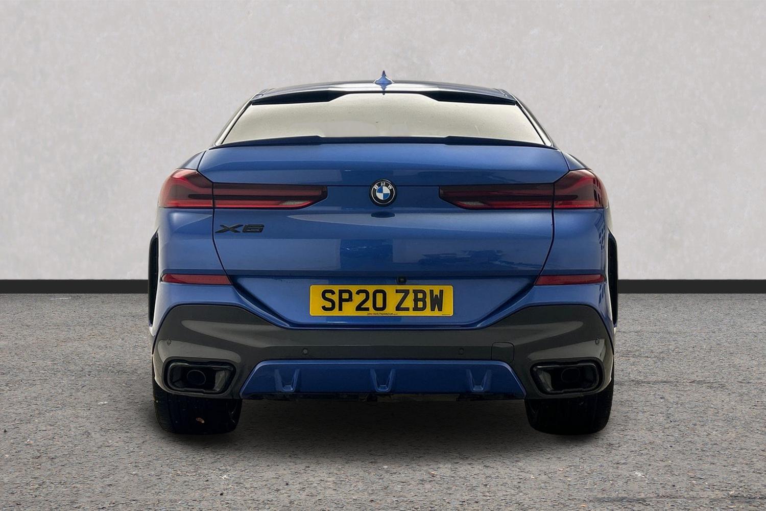 BMW X6 view 16