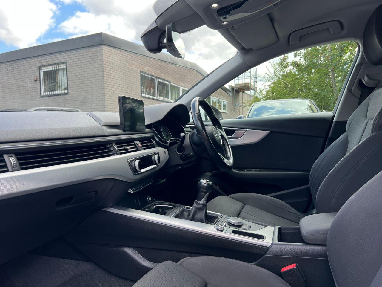Audi A4 view 20