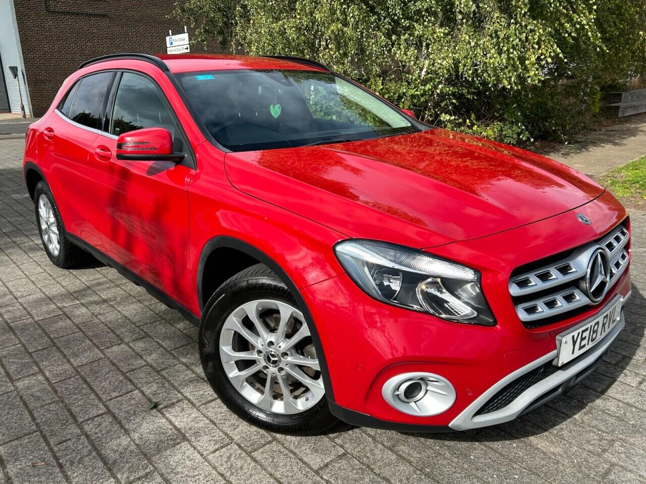 Mercedes-Benz GLA view 5