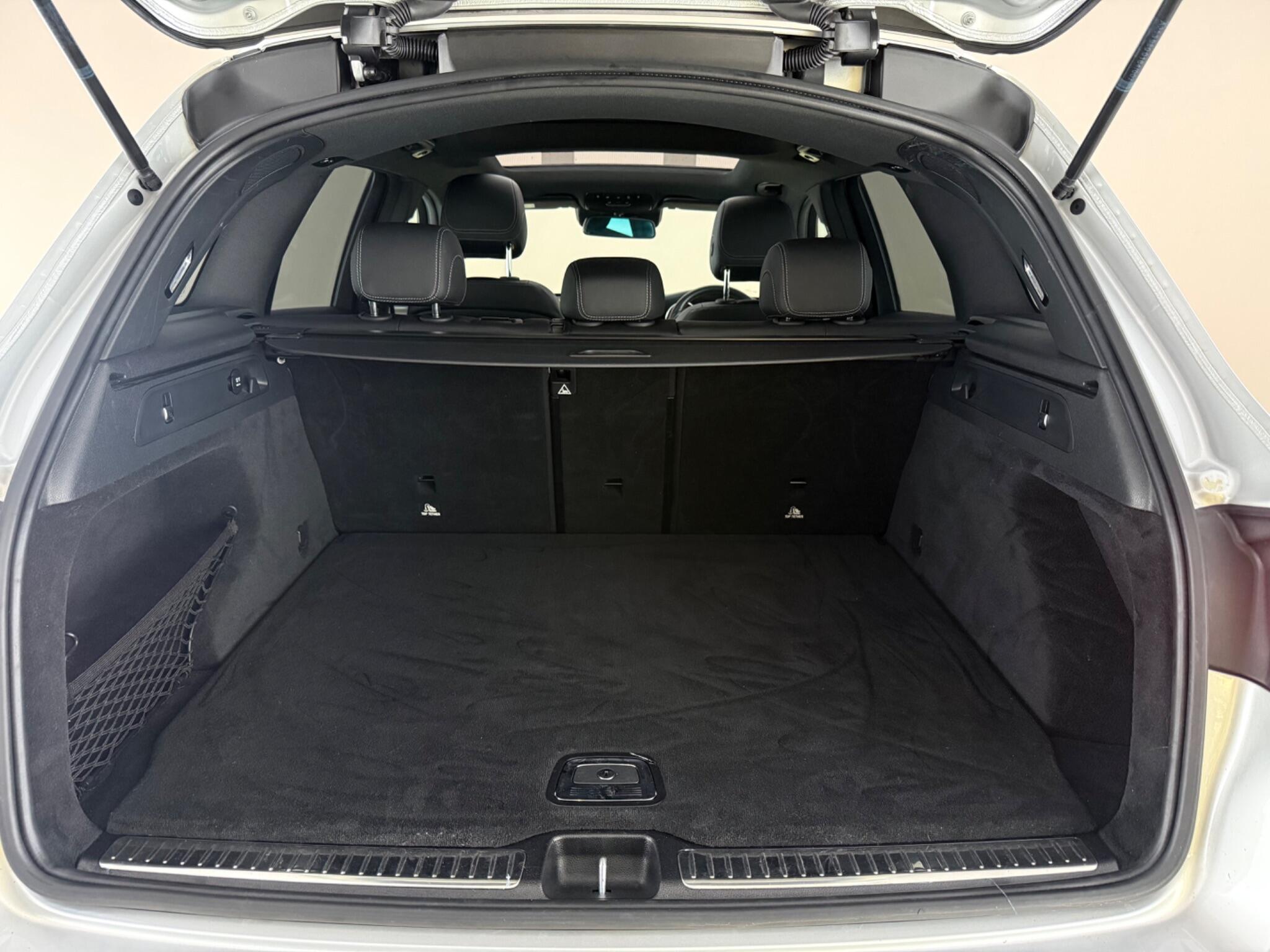 Mercedes-Benz GLC view 9