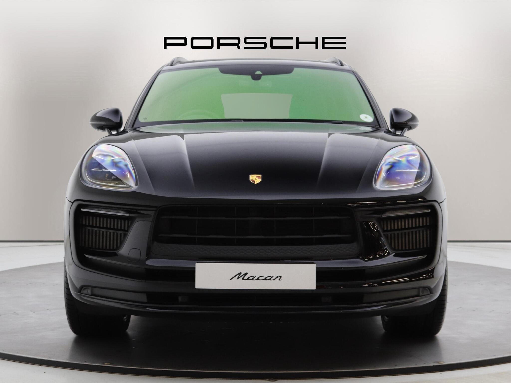 Porsche Macan view 6