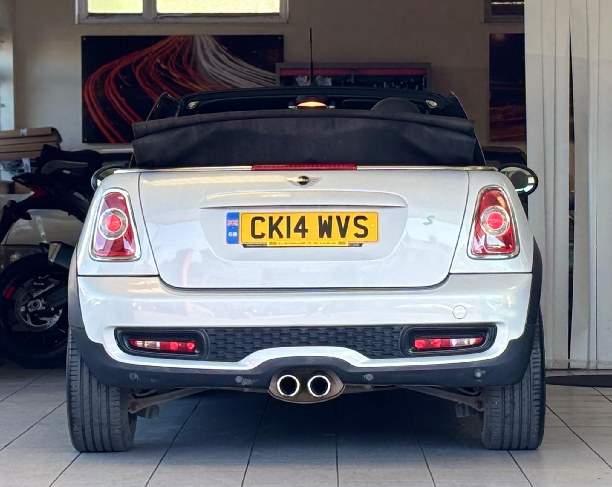 Mini Convertible view 8