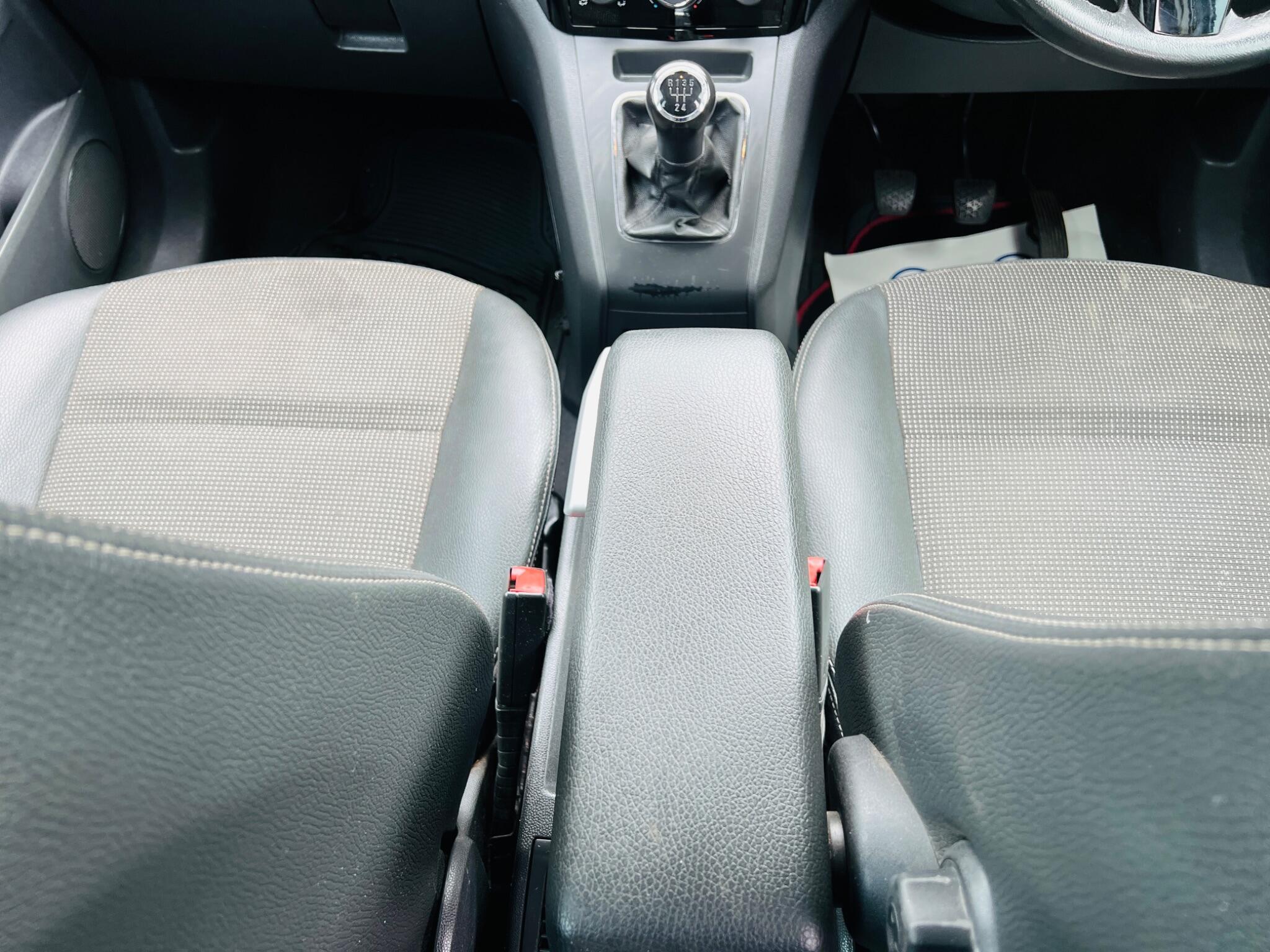 2010 Vauxhall Zafira image 12