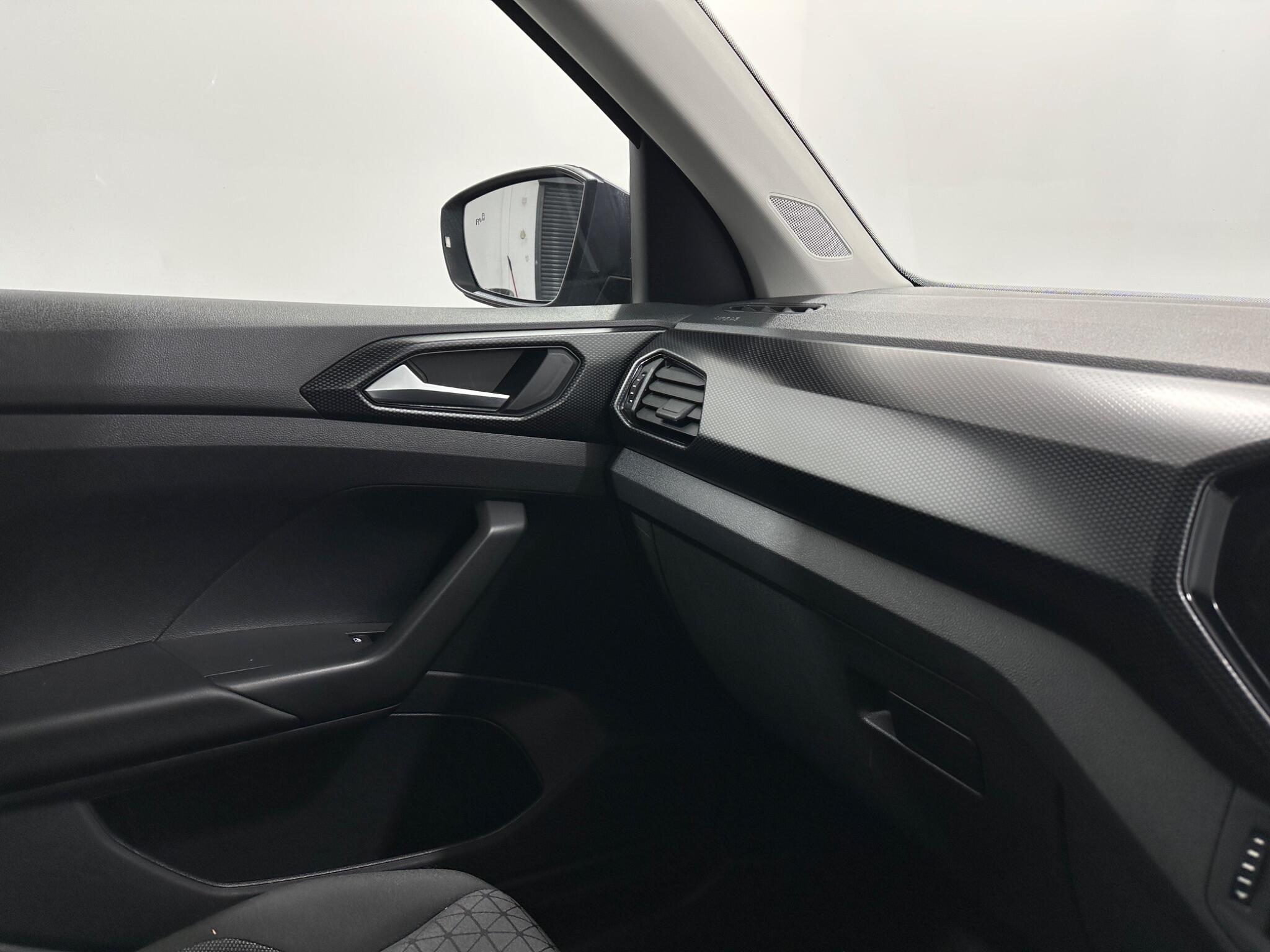 Volkswagen T-Cross view 25