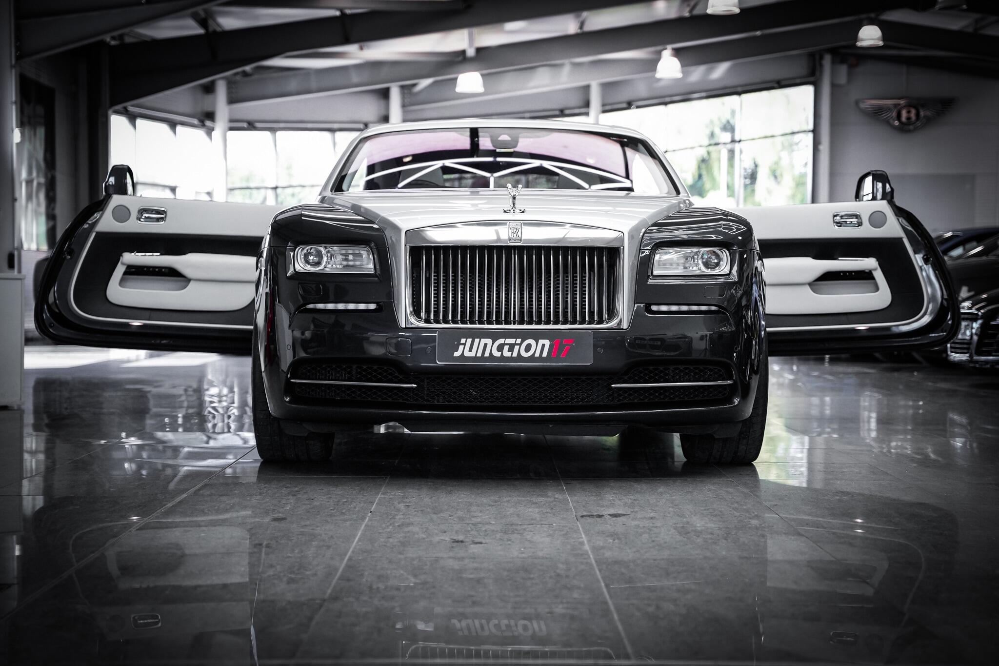 Rolls-Royce Wraith view 4