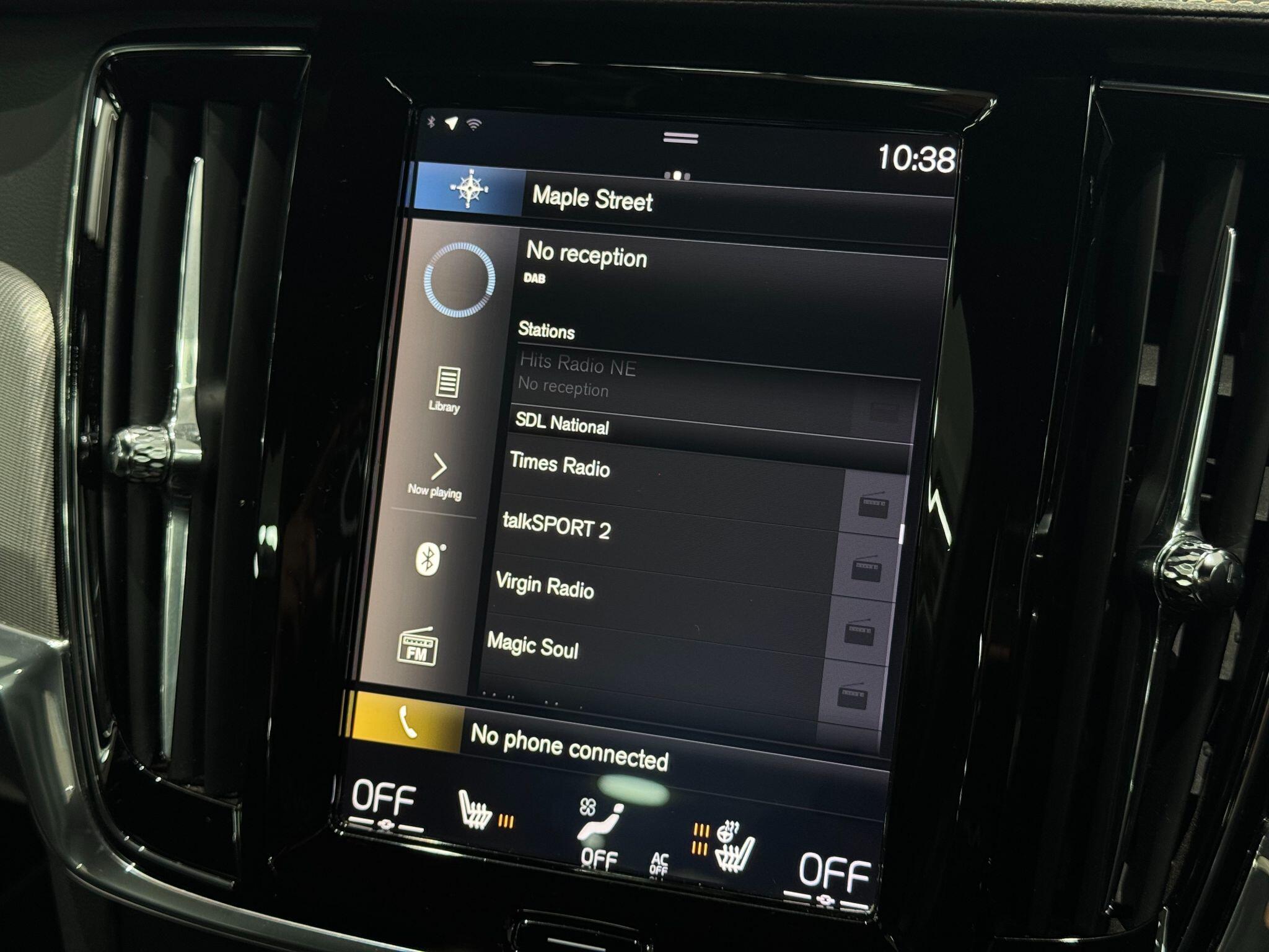 Volvo S90 view 32