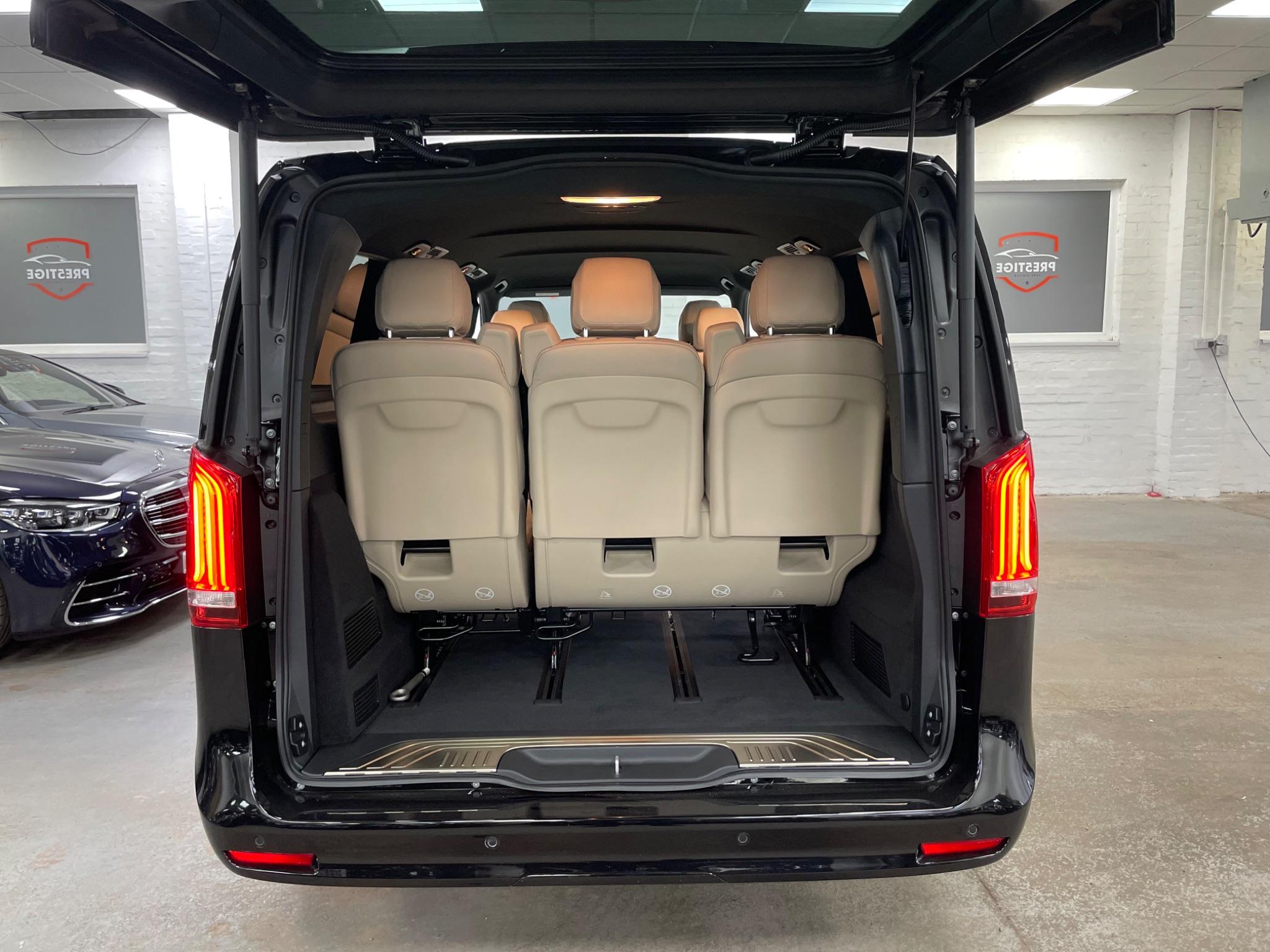Mercedes-Benz V-Class view 16