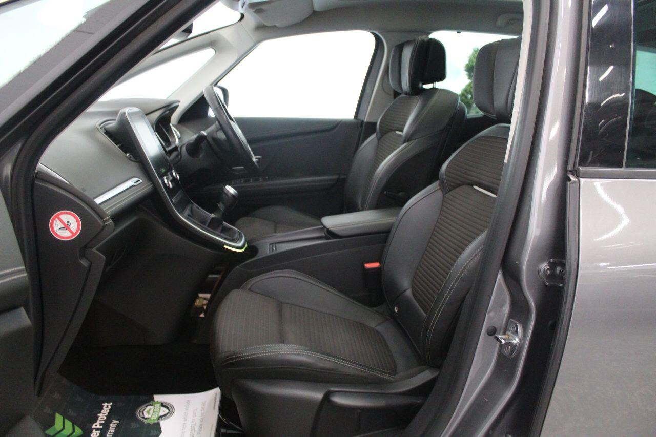Renault Grand Scenic view 54
