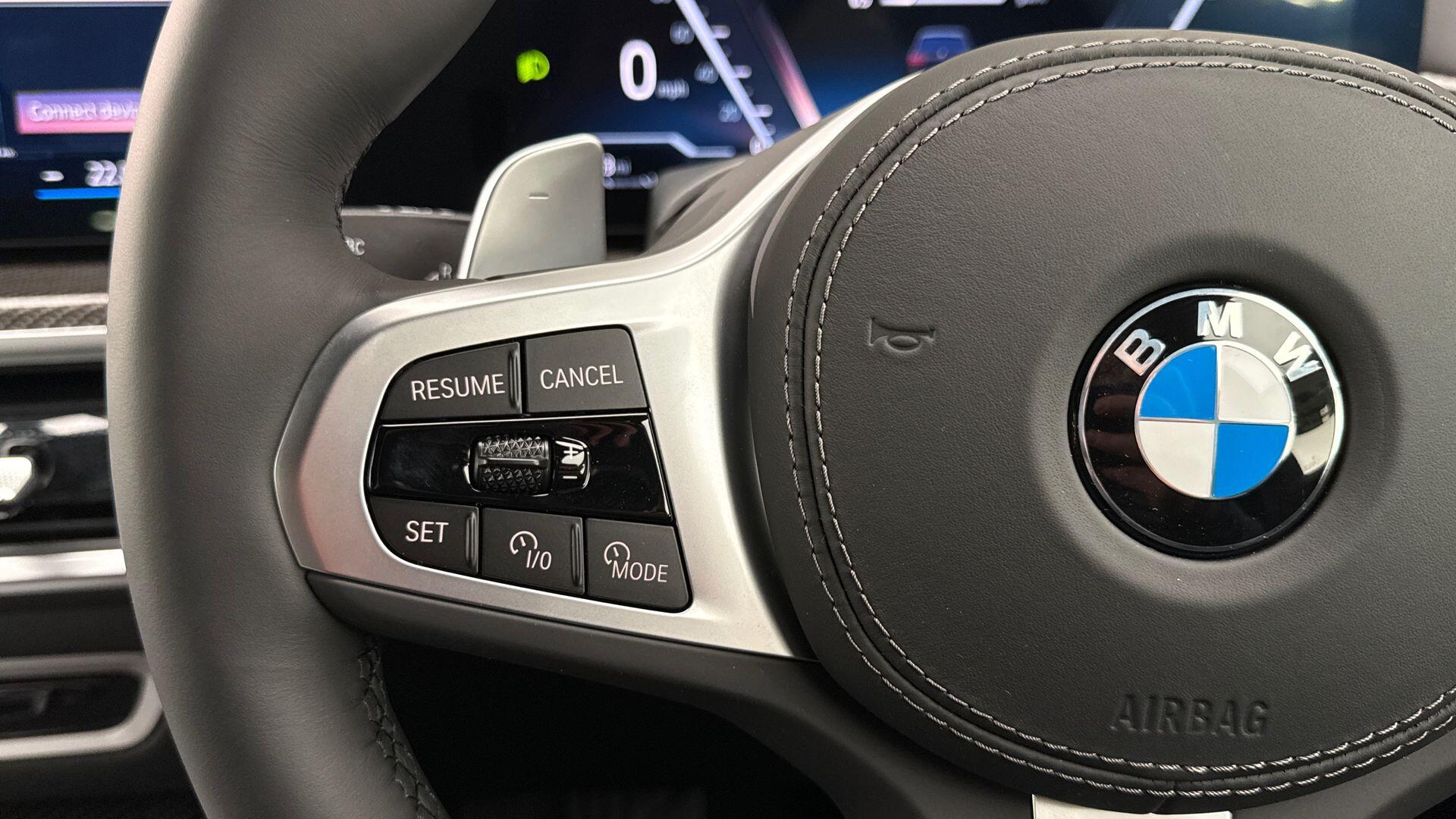 BMW X7 view 17