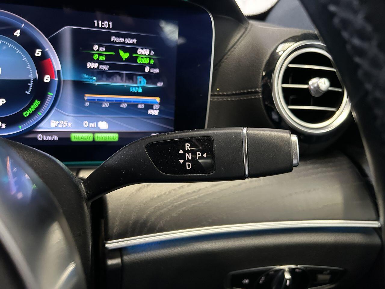 Mercedes-Benz E Class view 38