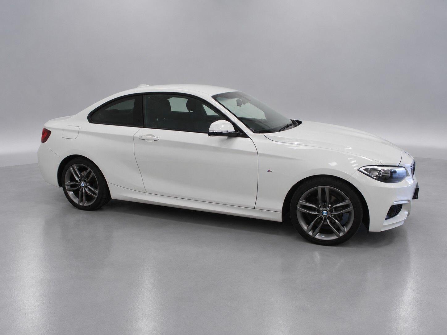 BMW 2 Series view 4