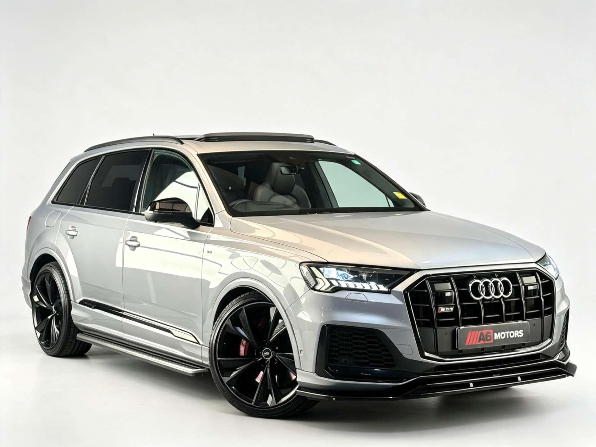 Audi SQ7 view 3