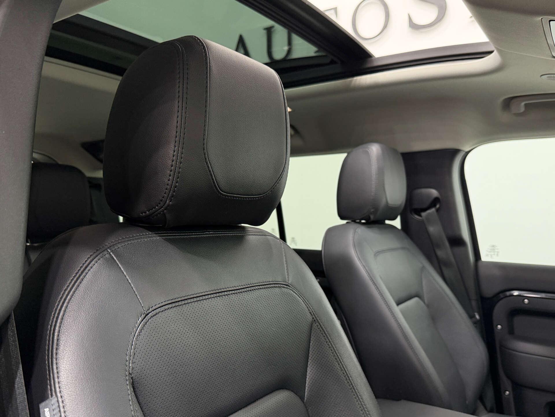 Land Rover Defender view 42