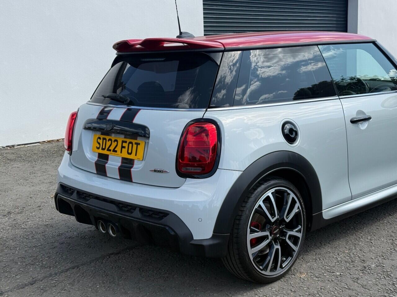 Mini Hatch view 4