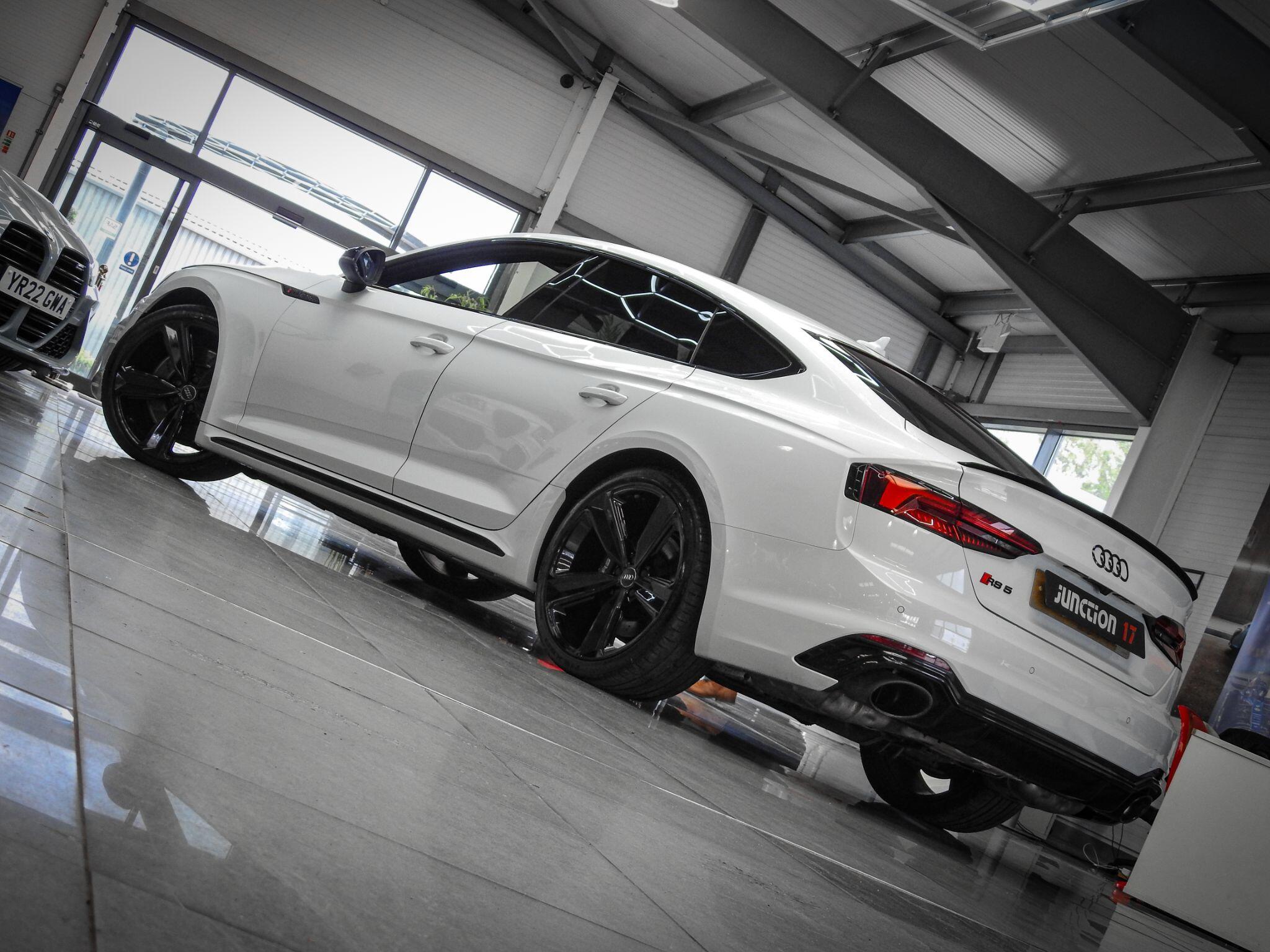 Audi RS5 view 4