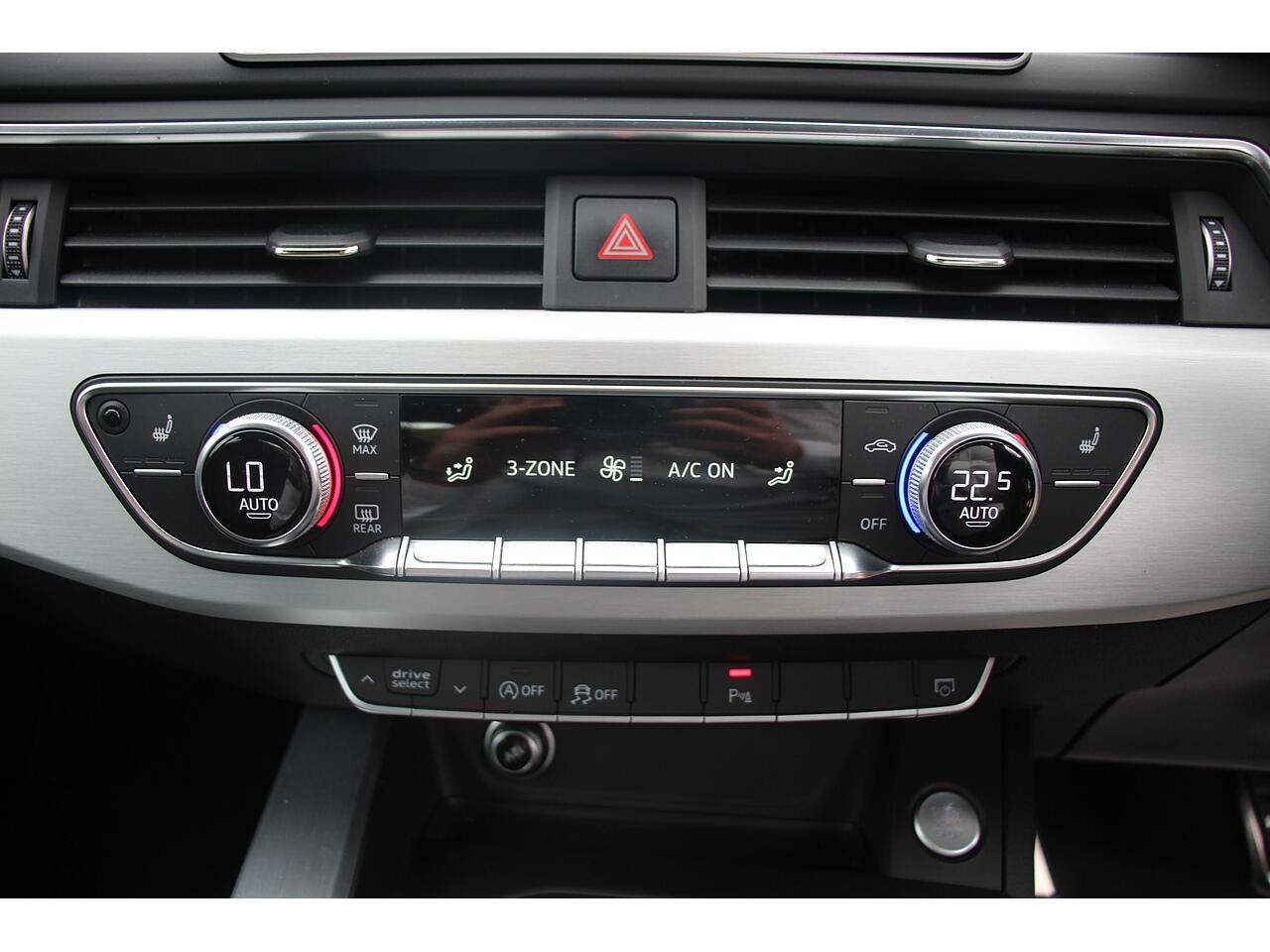 Audi A4 view 26