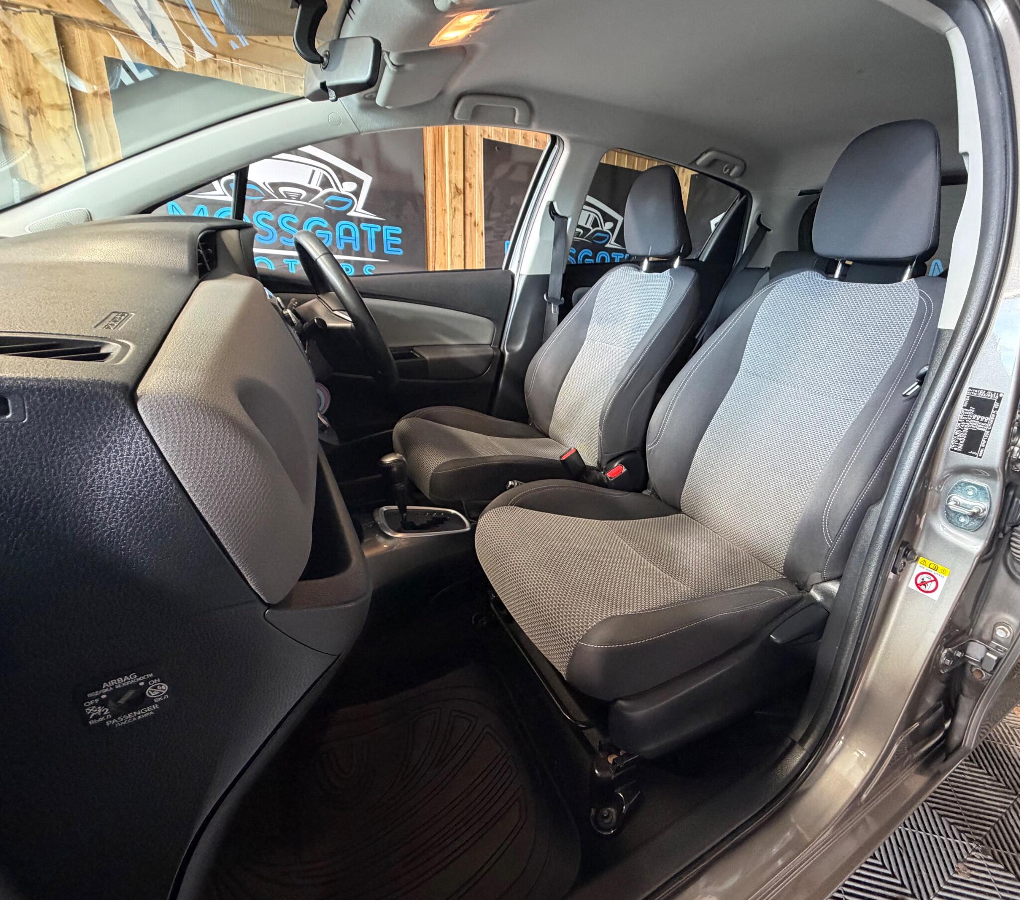 Toyota Yaris view 38